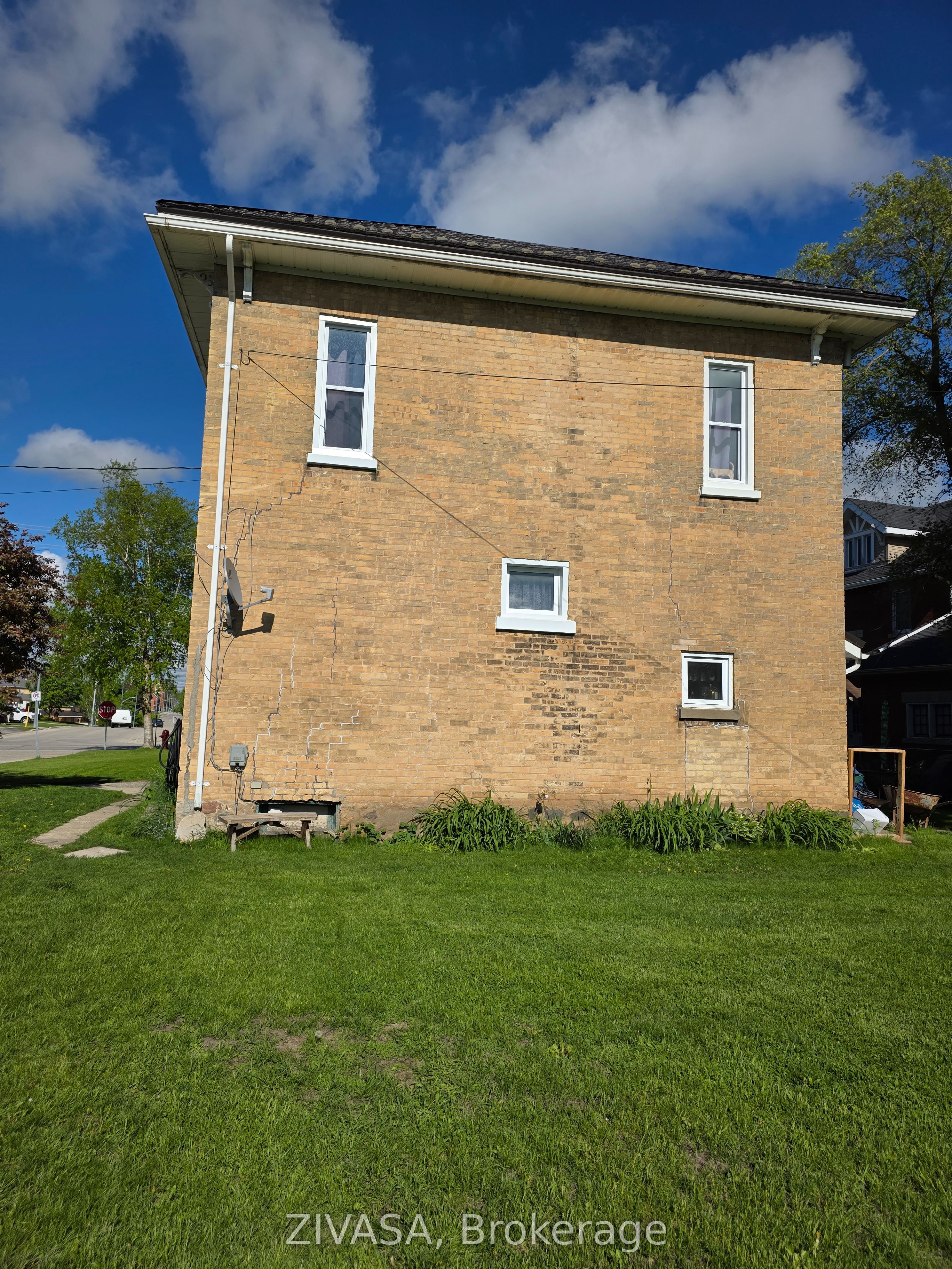 414 7th Avenue Property Photo 5