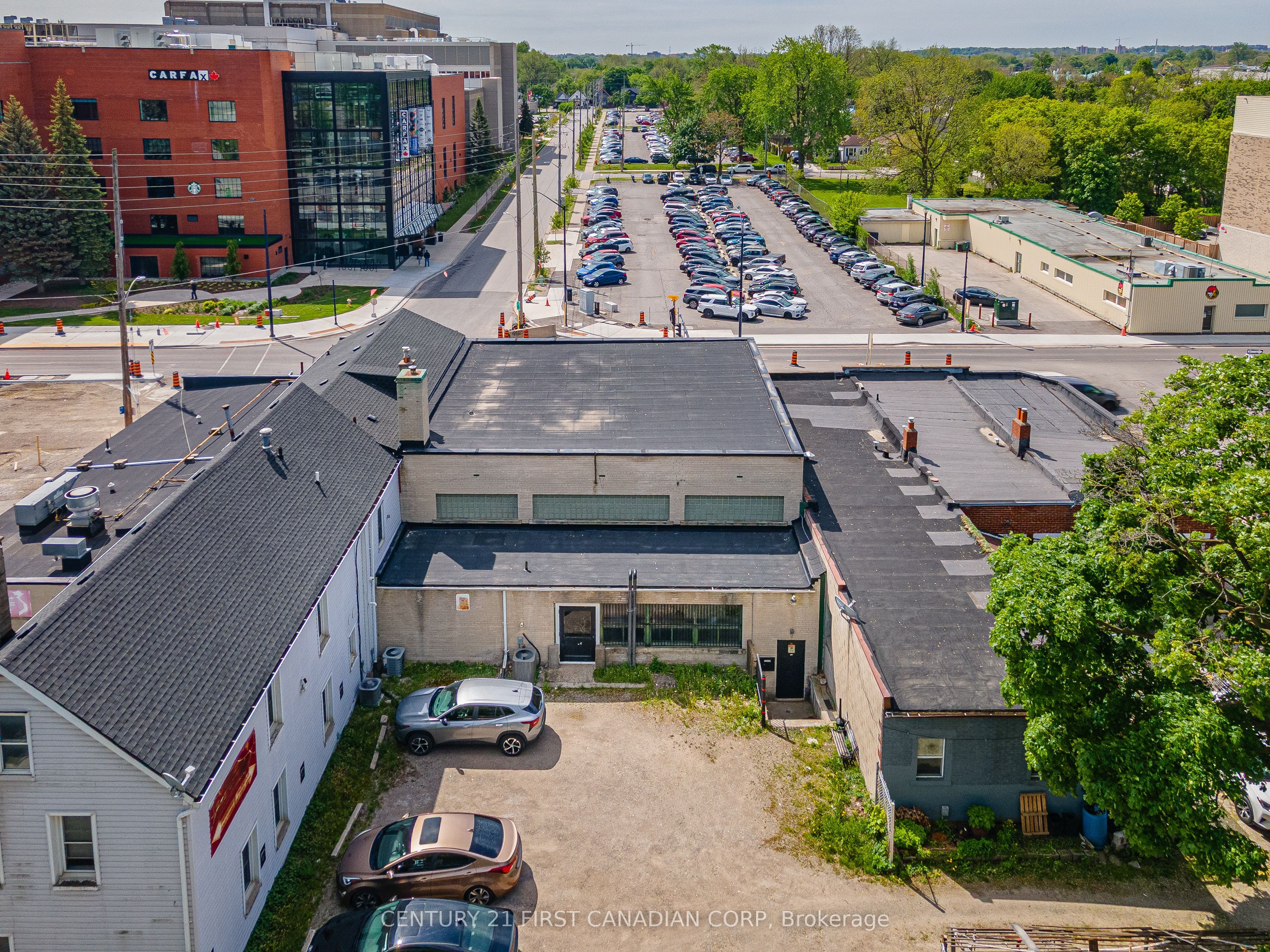 1068 Dundas Street Property Photo 13