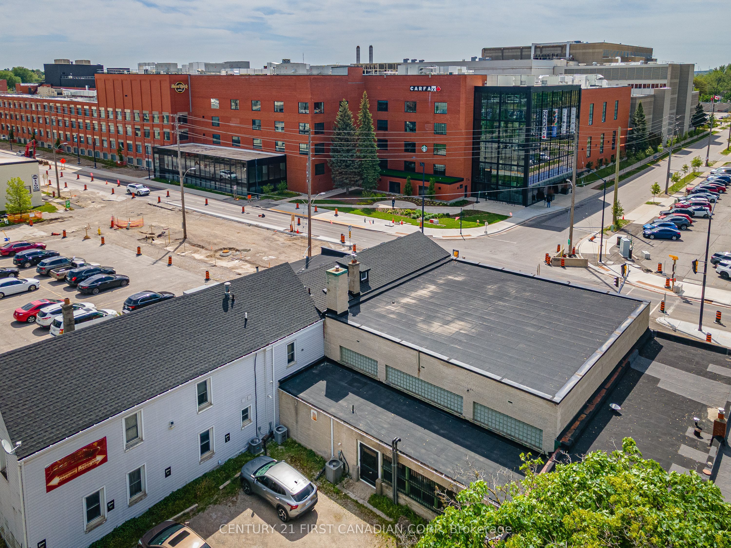 1068 Dundas Street Property Photo 14