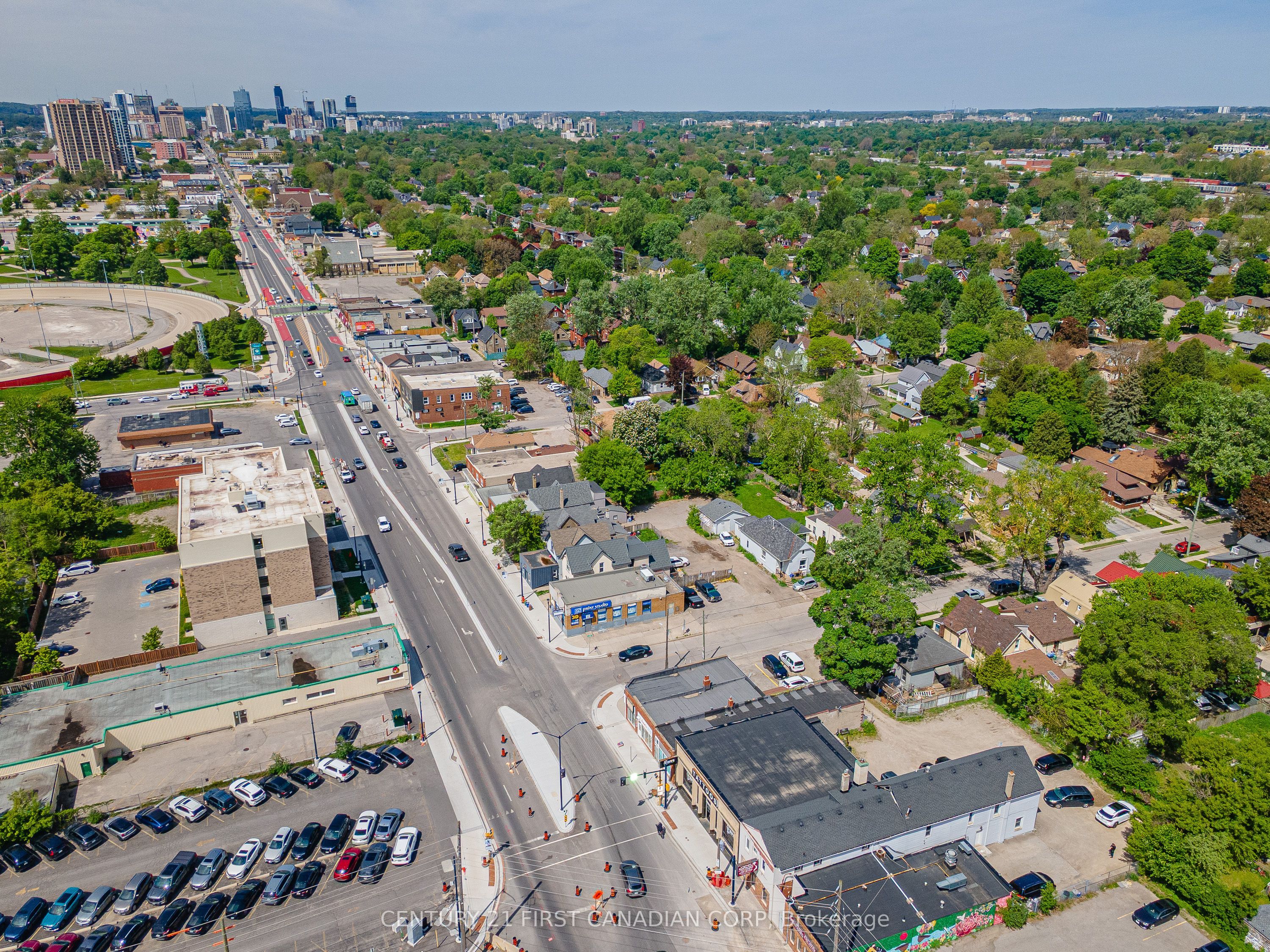 1068 Dundas Street Property Photo 23