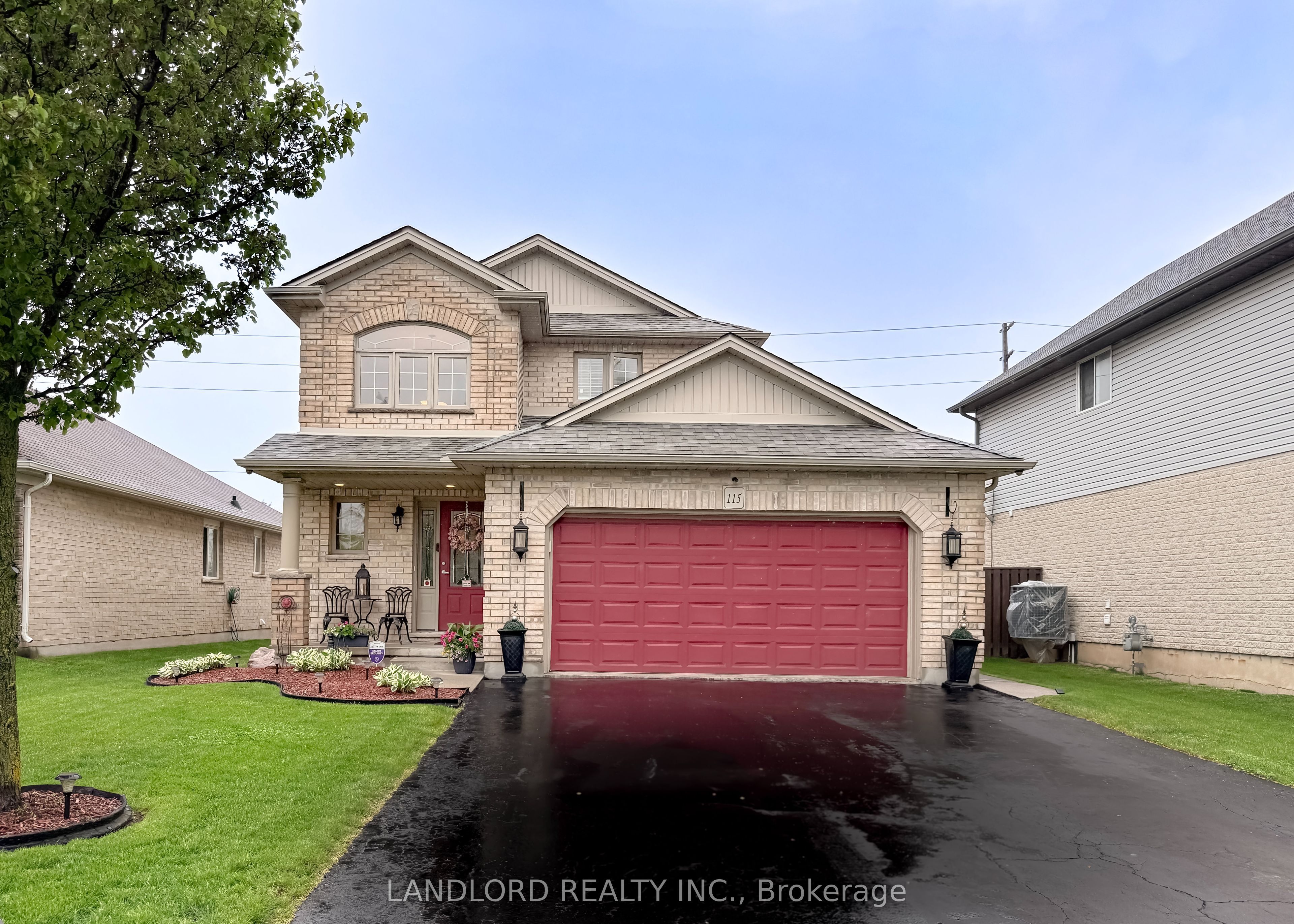 115 Hagerman Crescent Property Photo 1