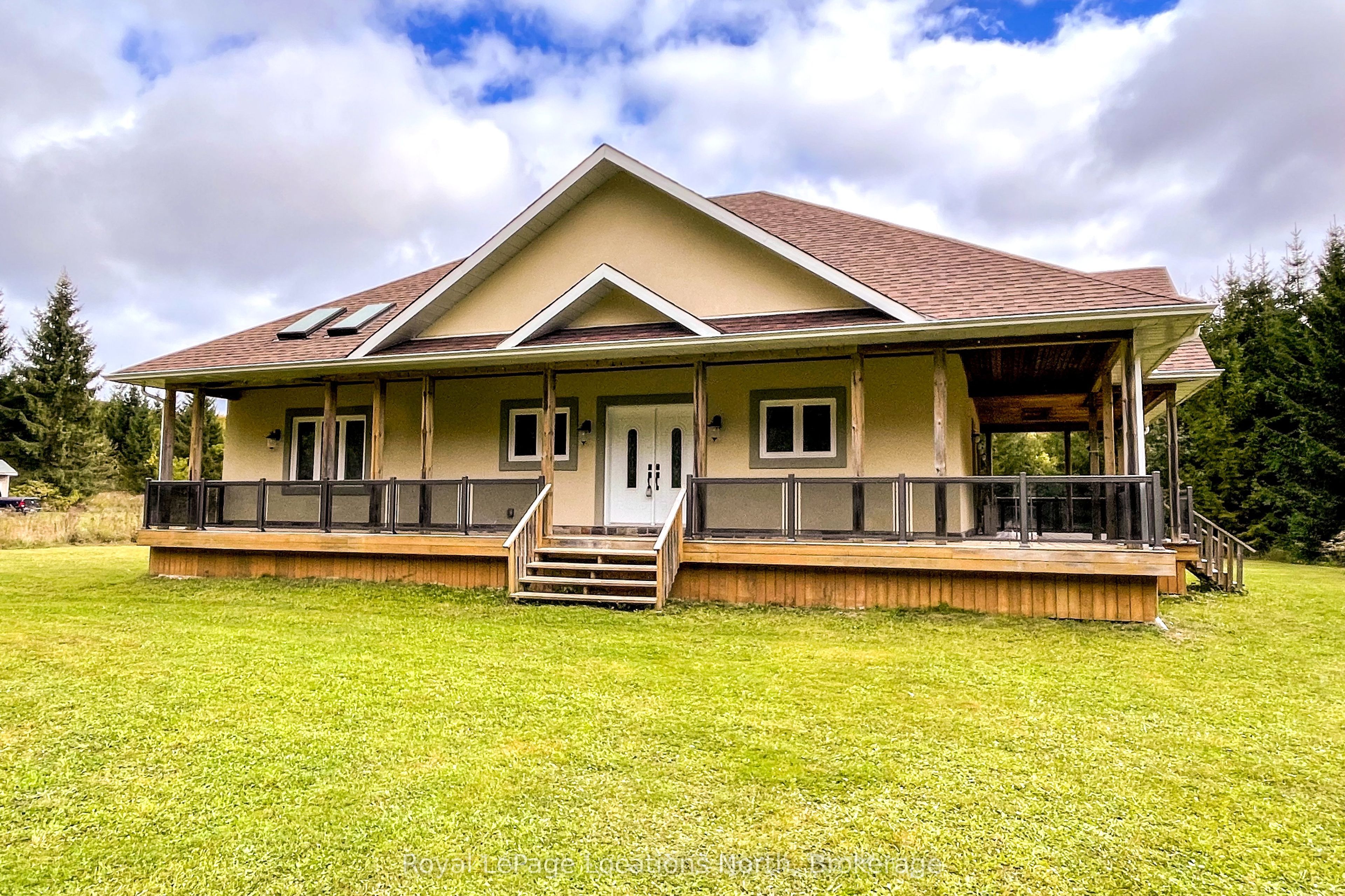 595863 4th Line Property Photo 1