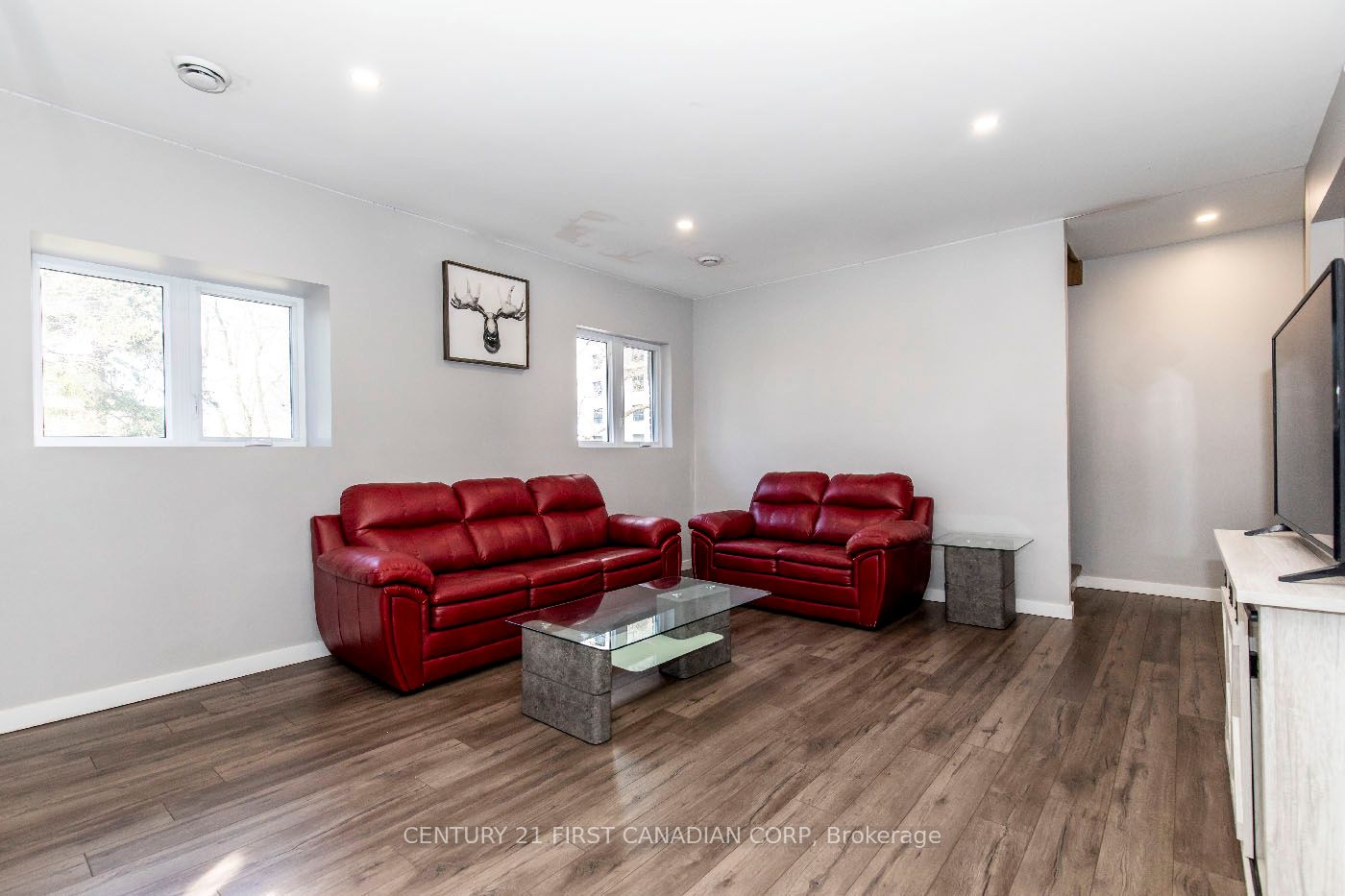 653 Talbot St Property Photo 32