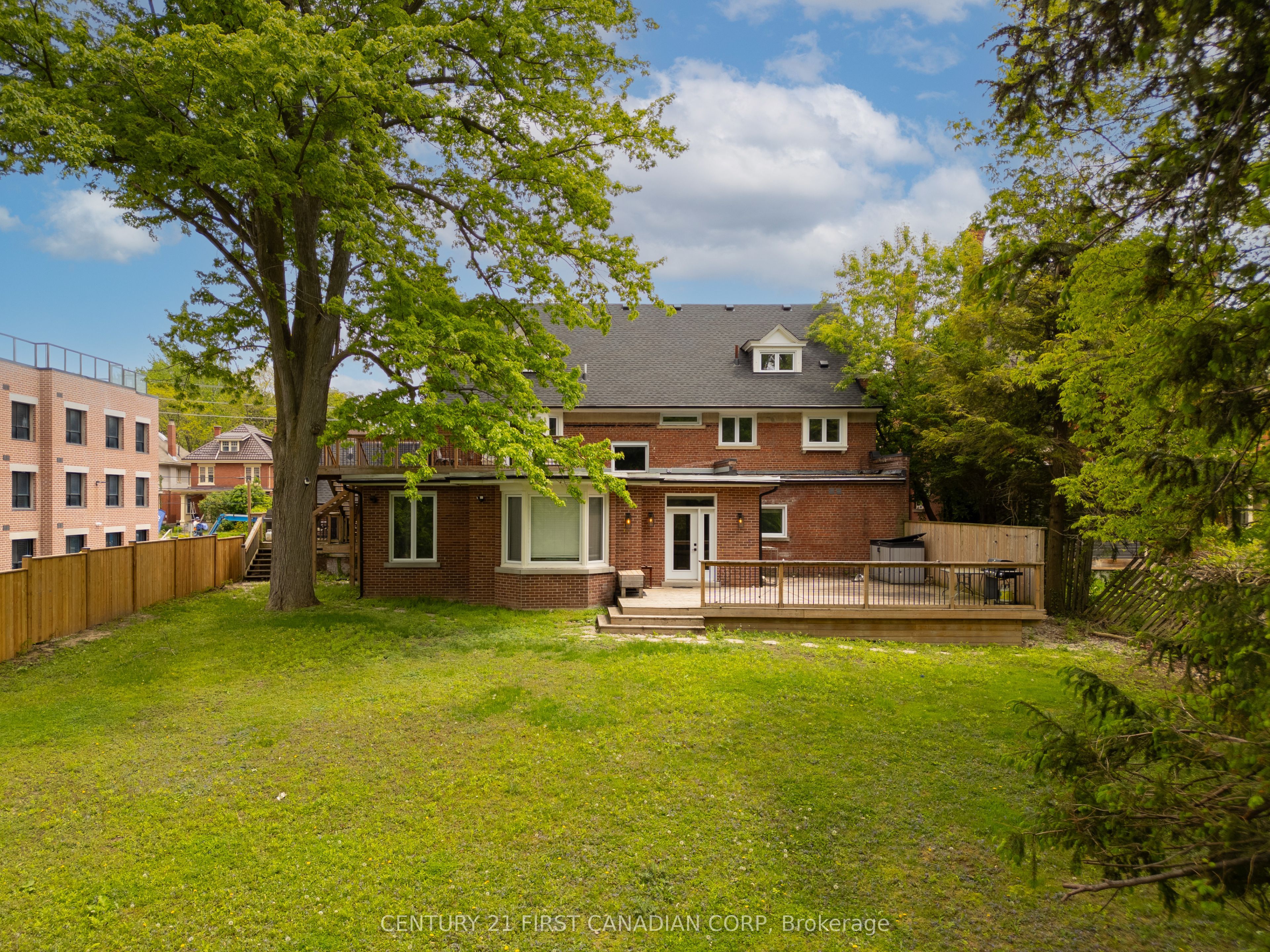 653 Talbot St Property Photo 40