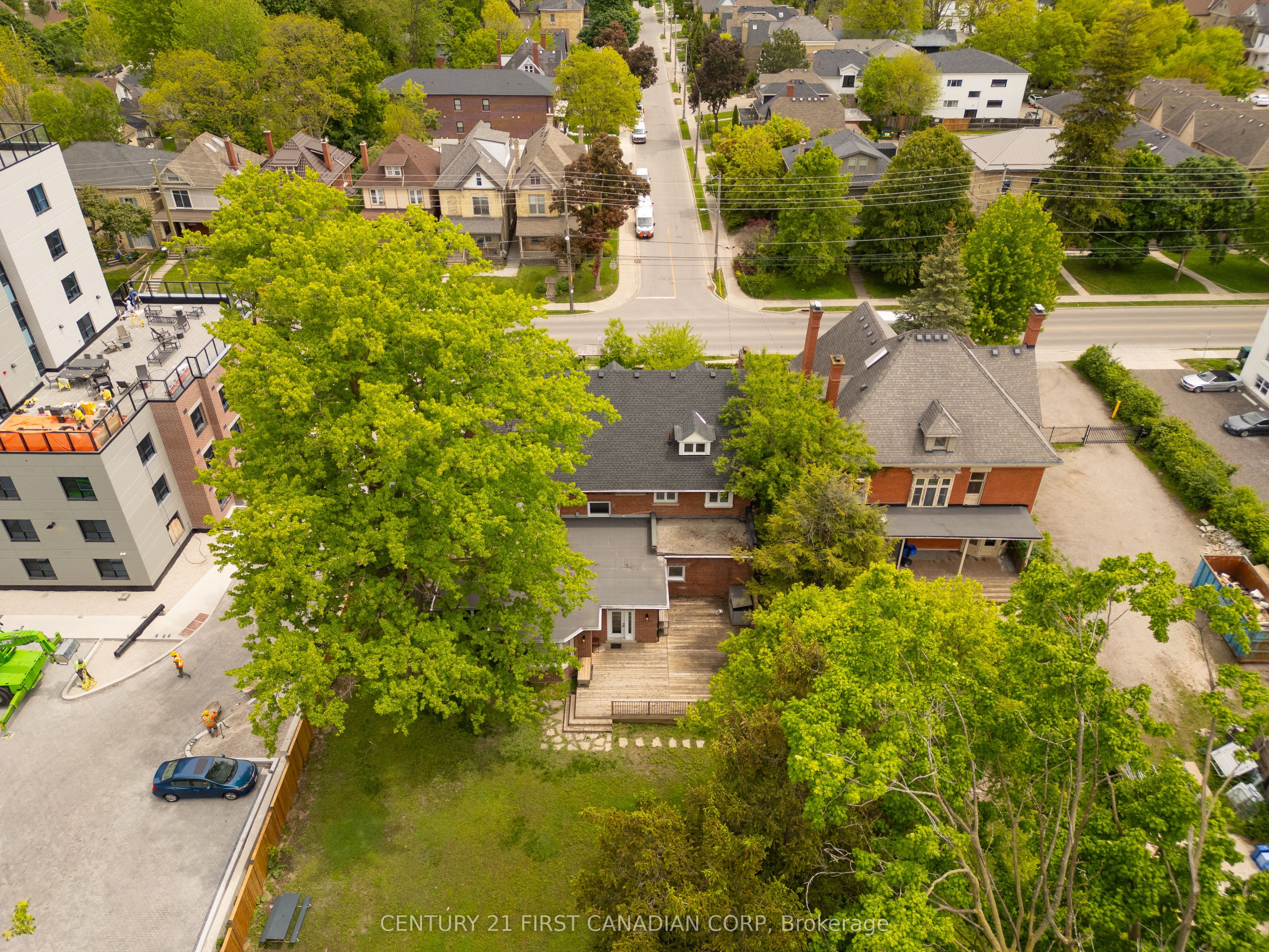 653 Talbot St Property Photo 45