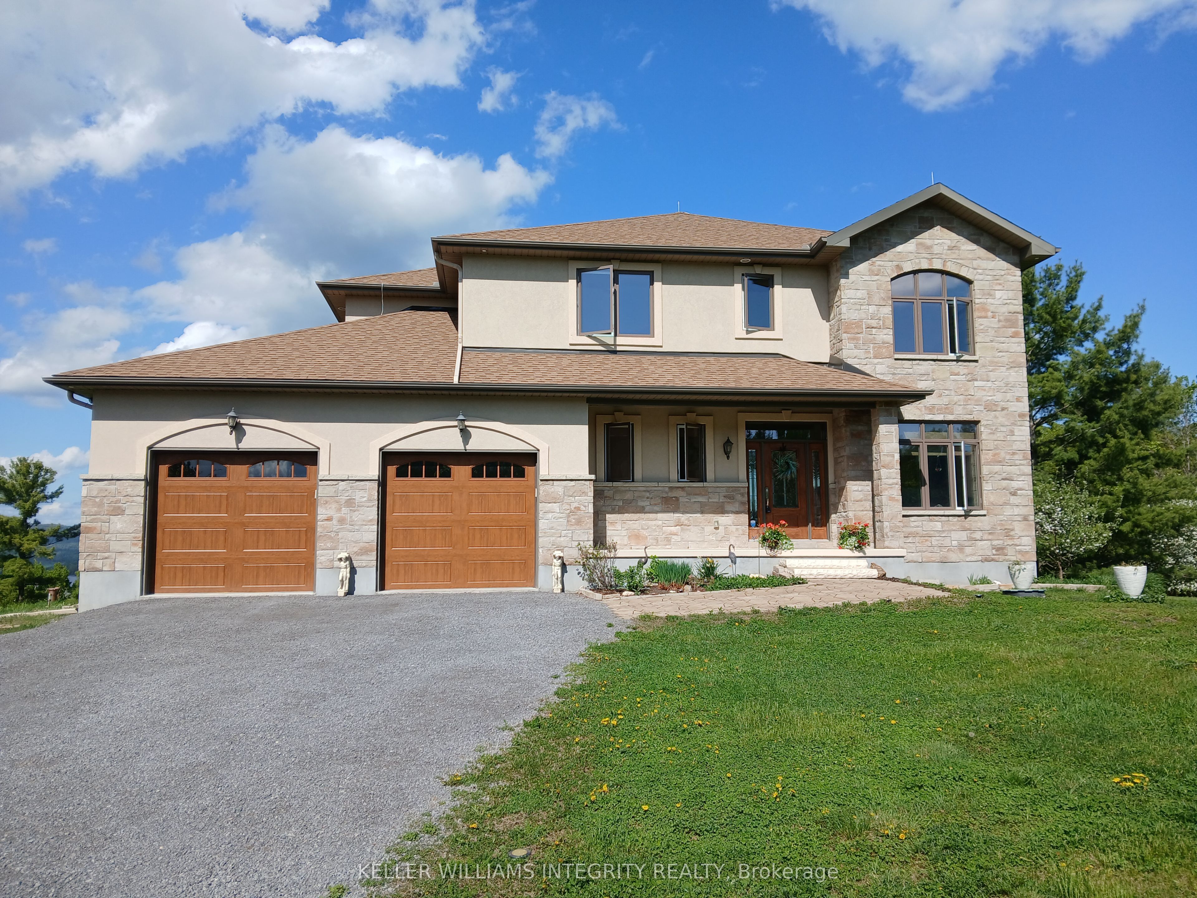 3052 Stoneridge Road Property Photo 1
