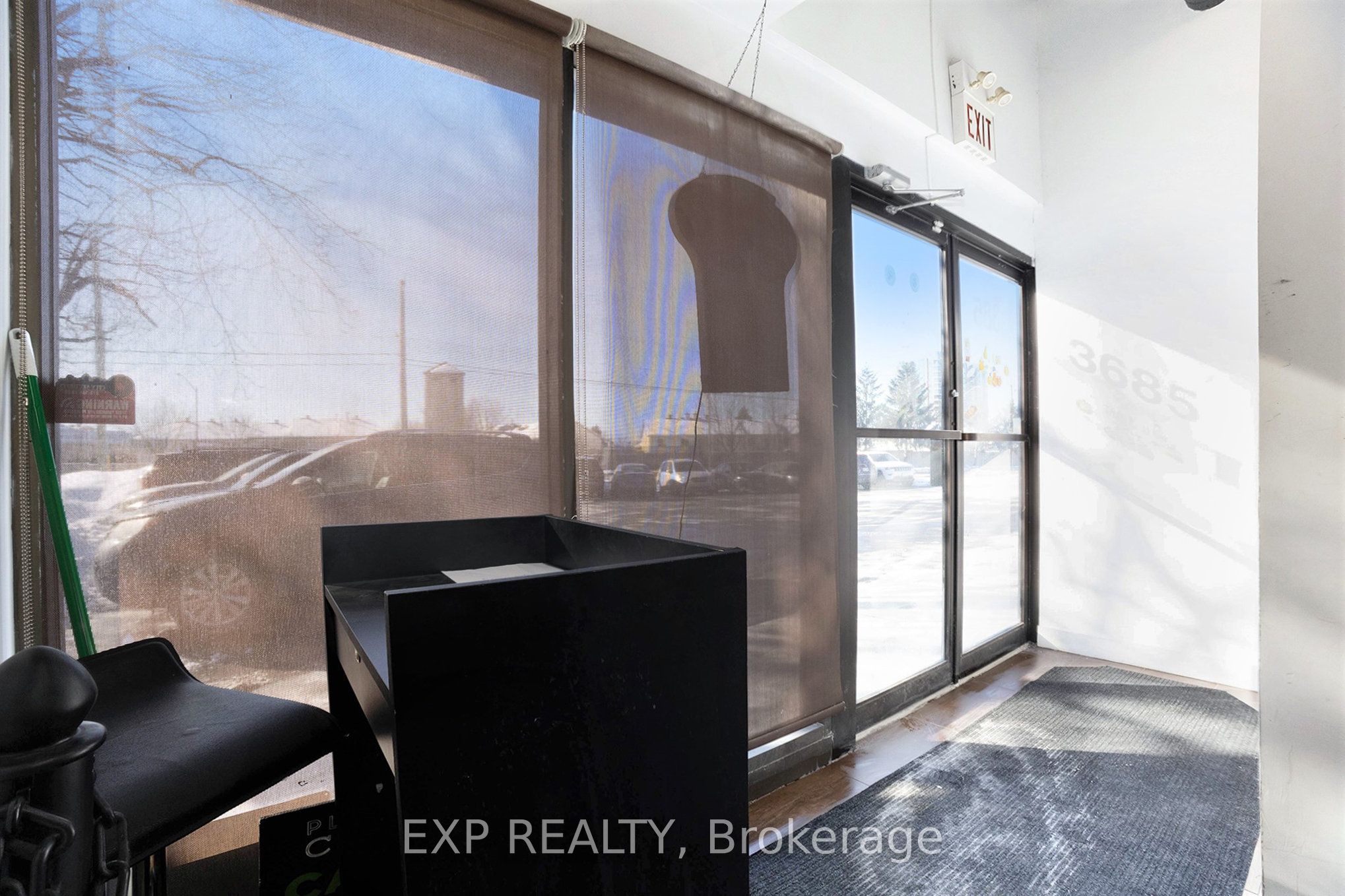 3685 Riverside Drive Property Photo 3