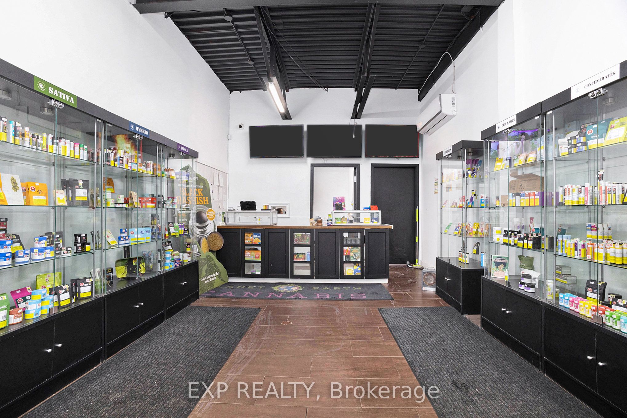 3685 Riverside Drive Property Photo 4