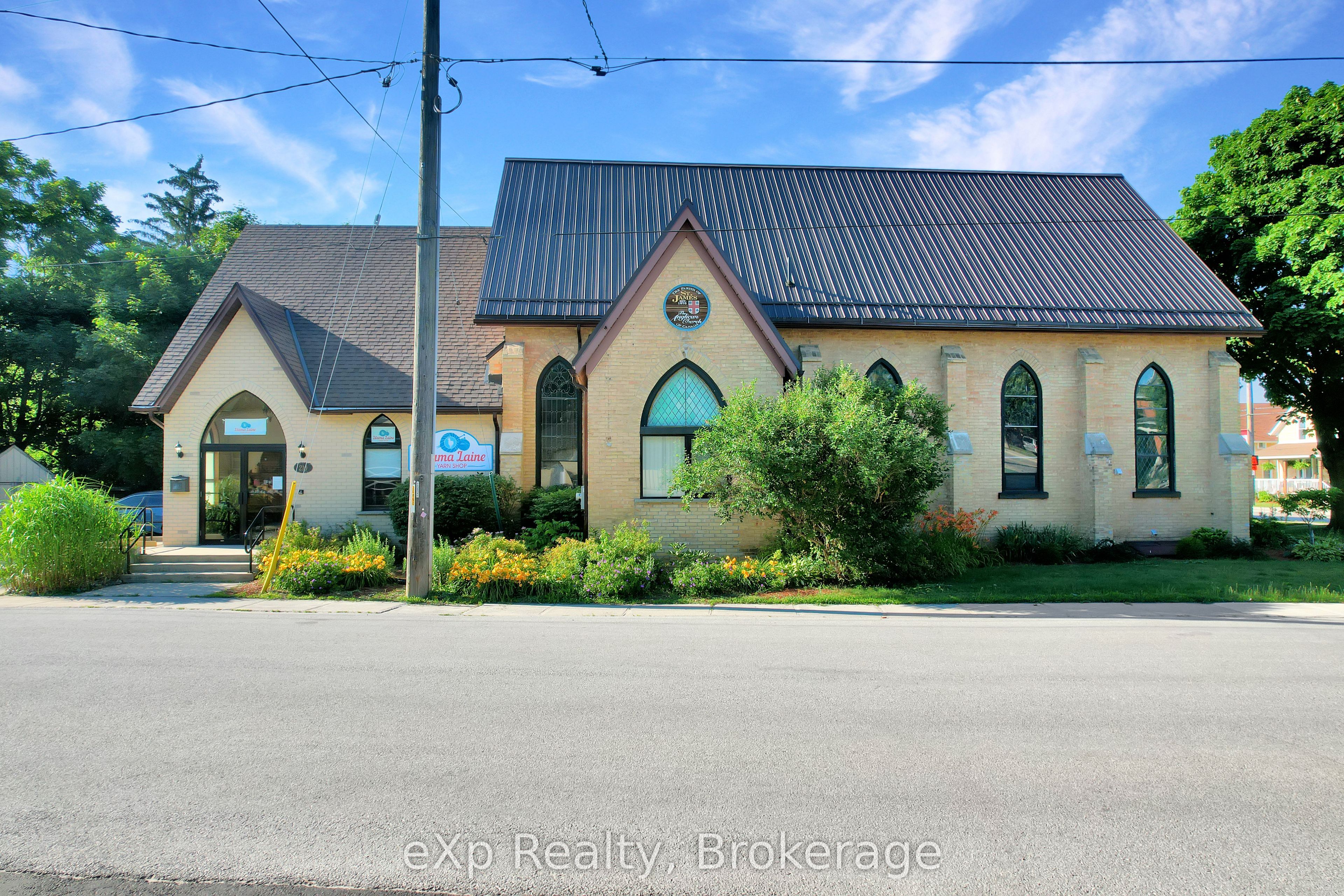 210 8th Street Property Photo 1