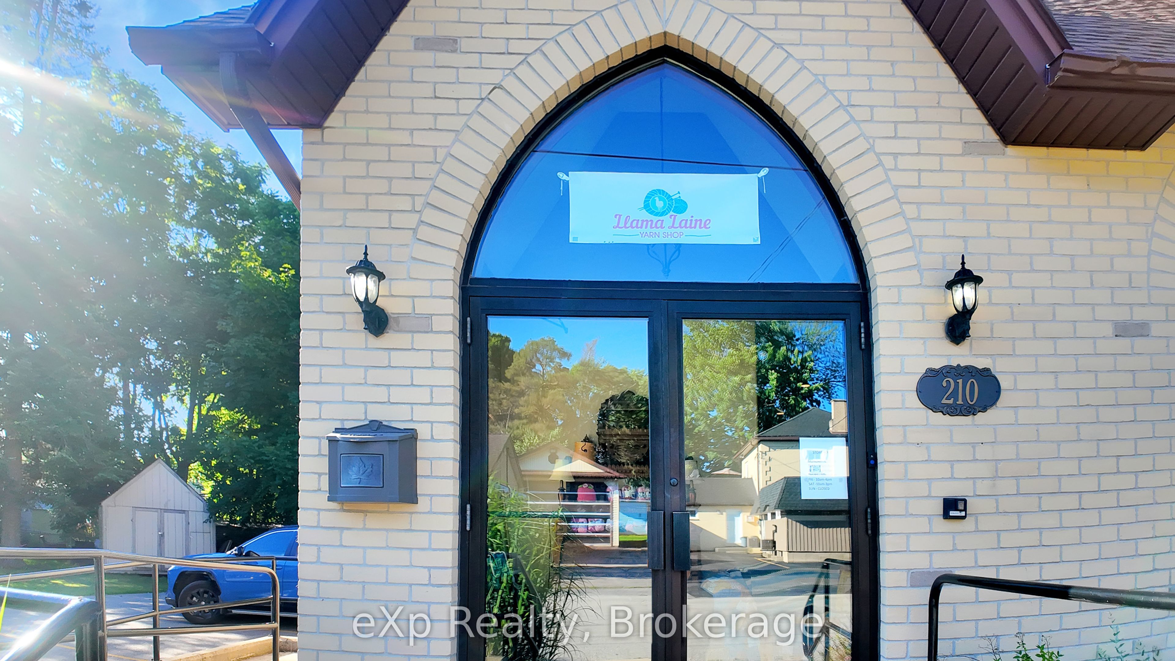 210 8th Street Property Photo 2