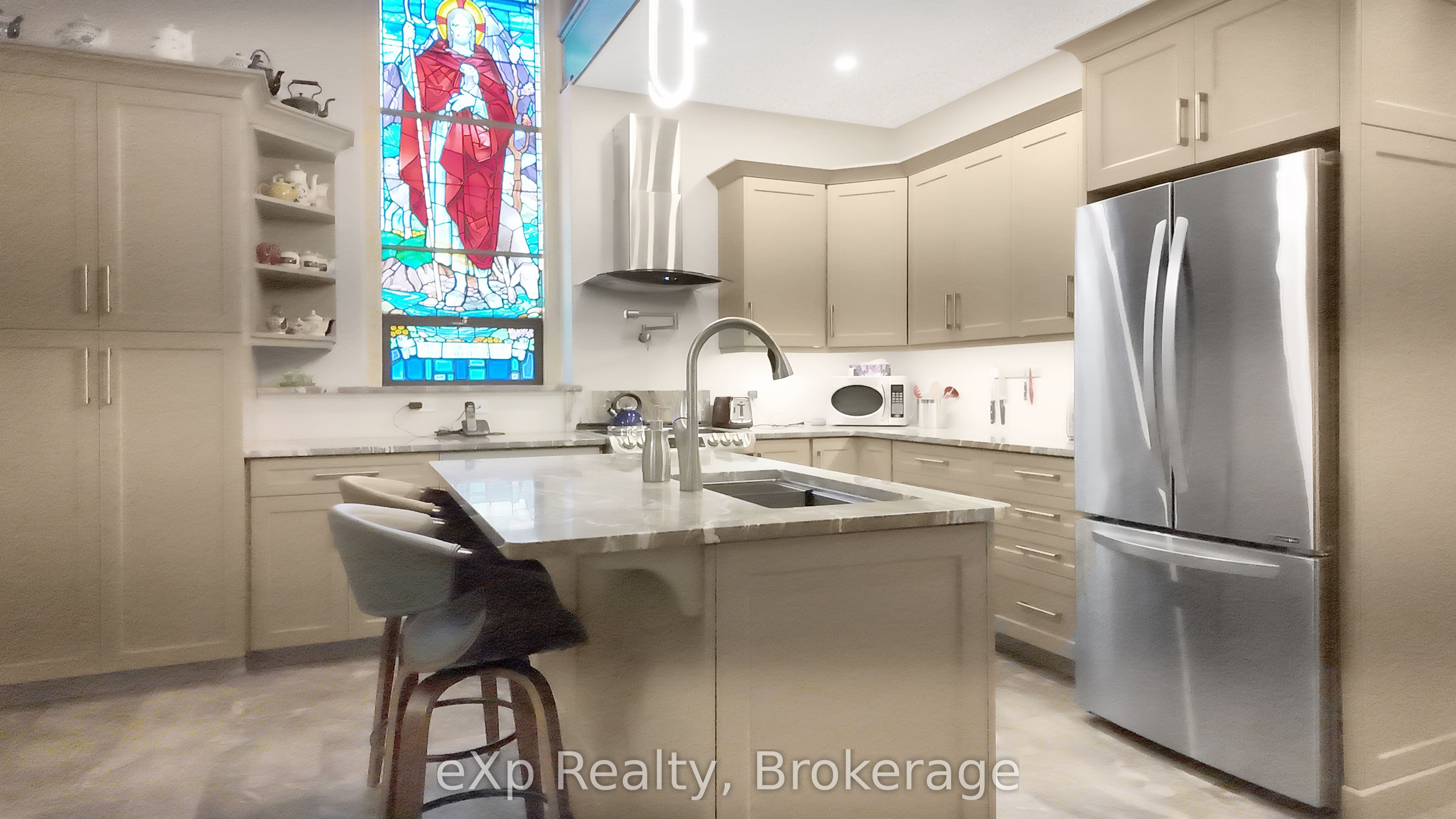 210 8th Street Property Photo 5