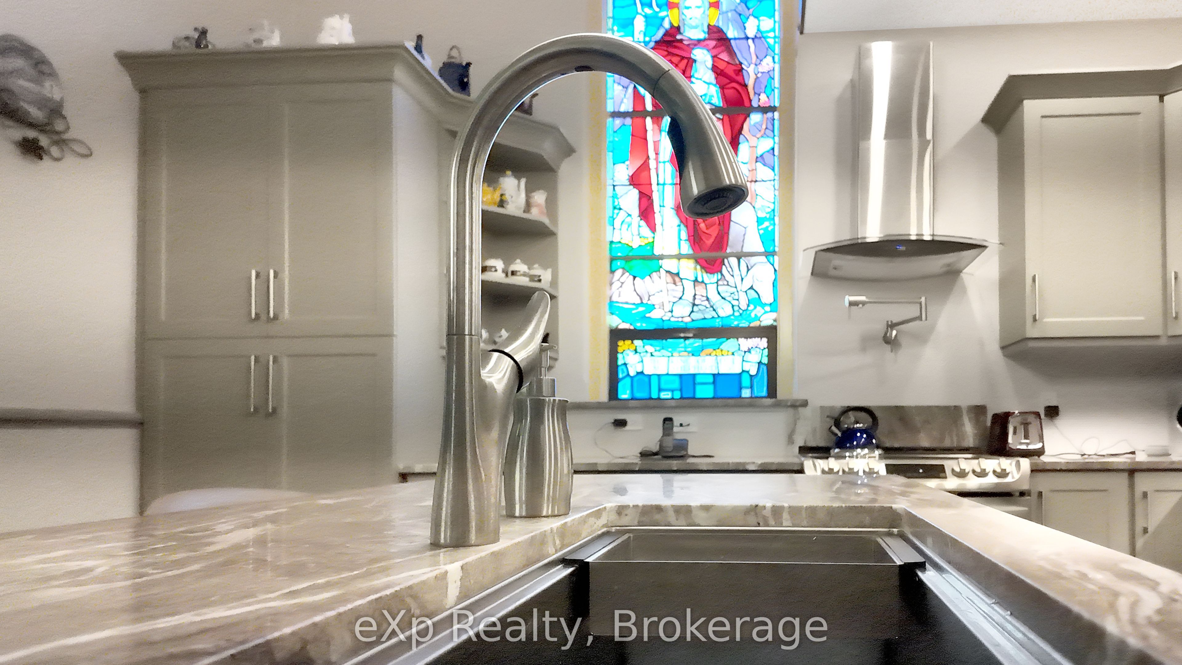 210 8th Street Property Photo 6