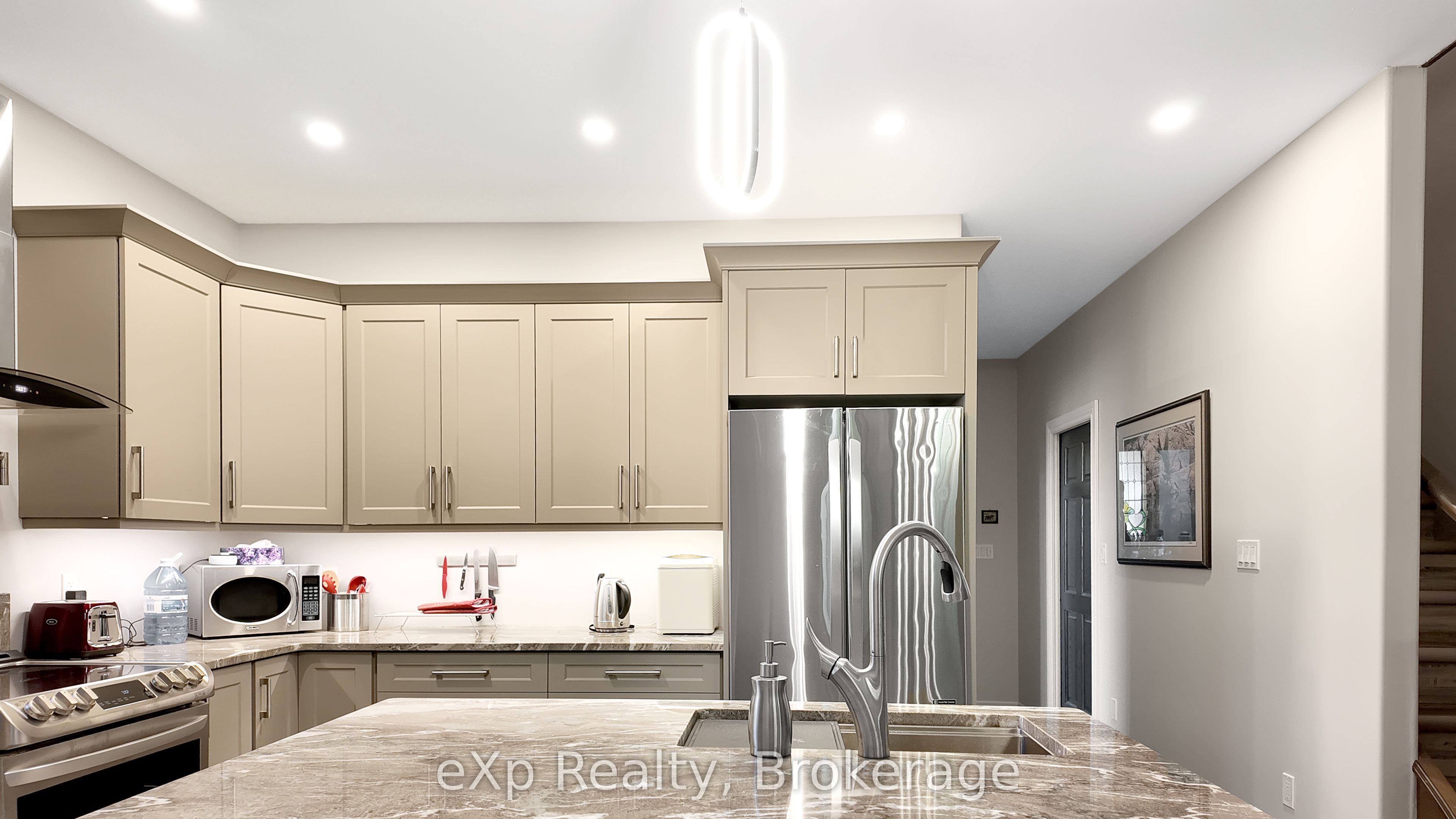 210 8th Street Property Photo 8