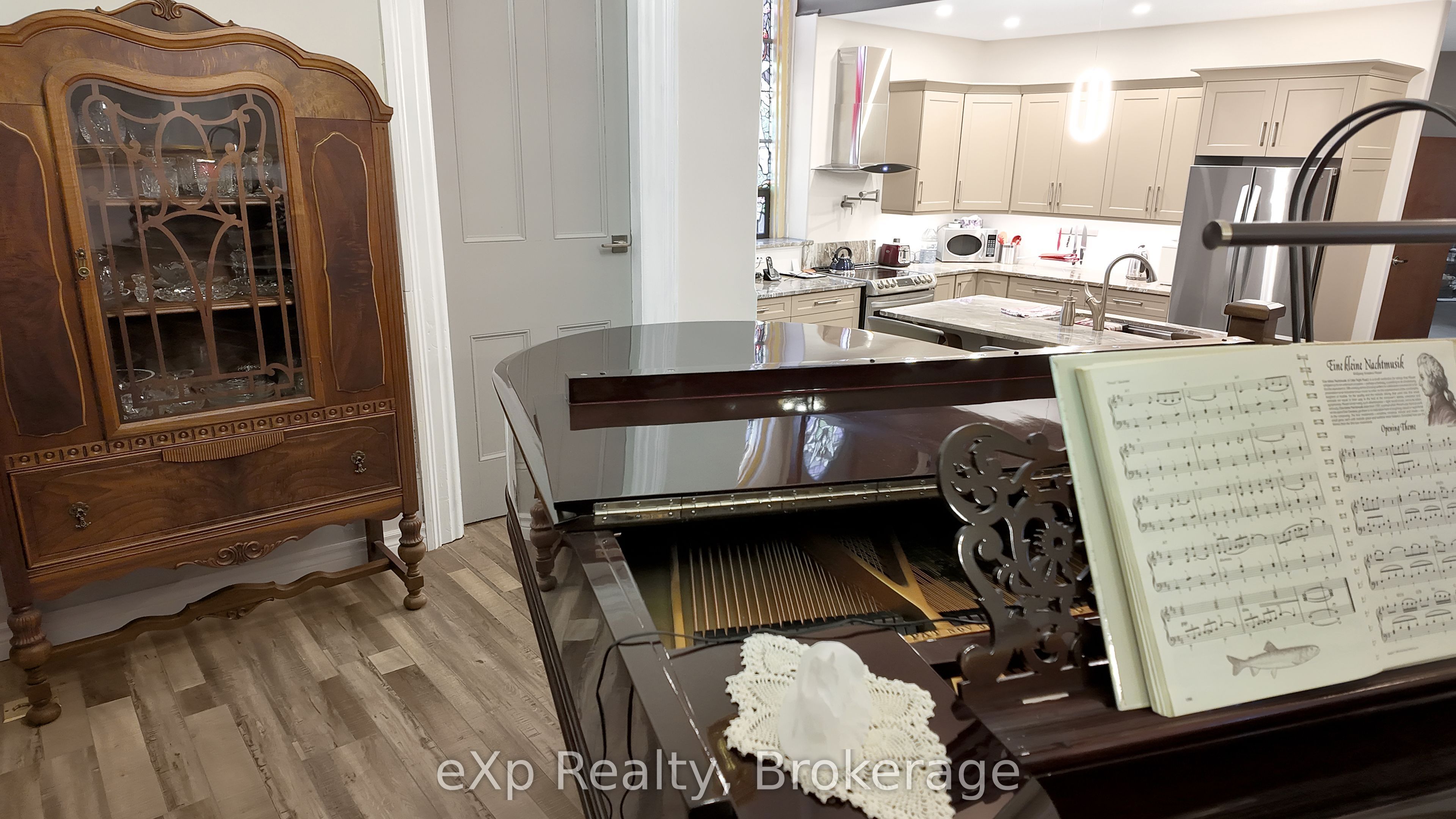 210 8th Street Property Photo 9