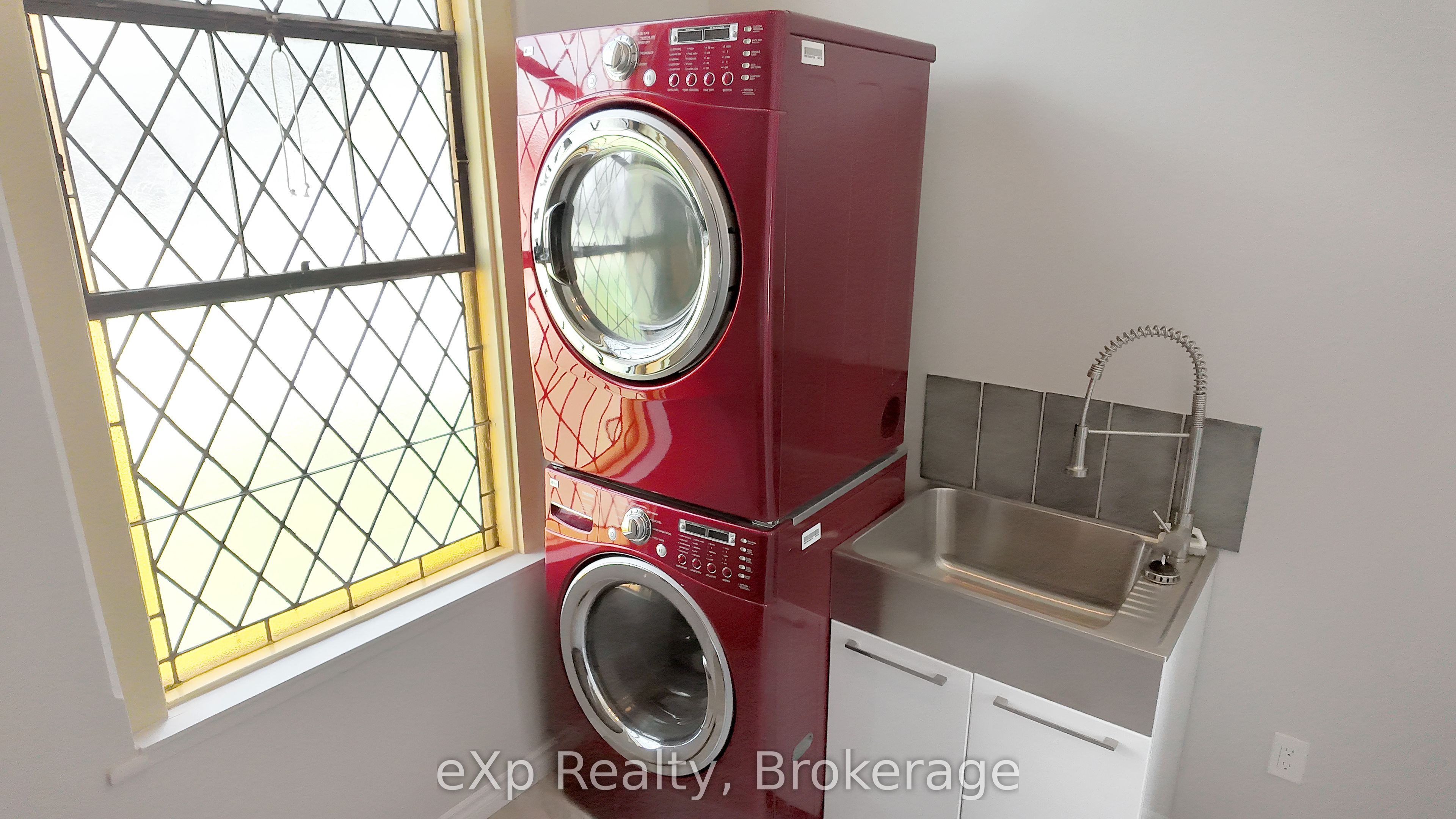 210 8th Street Property Photo 23