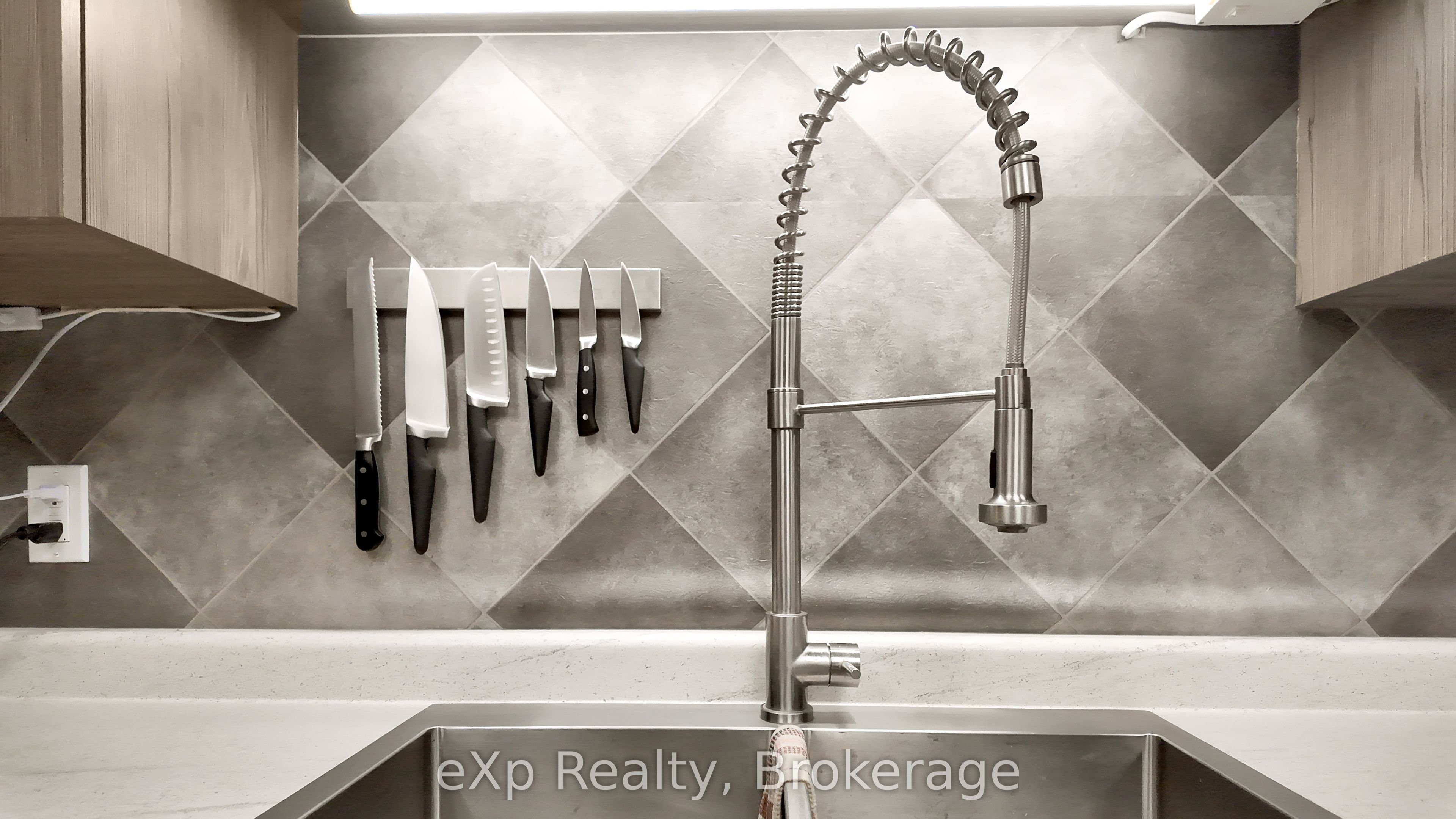 210 8th Street Property Photo 25