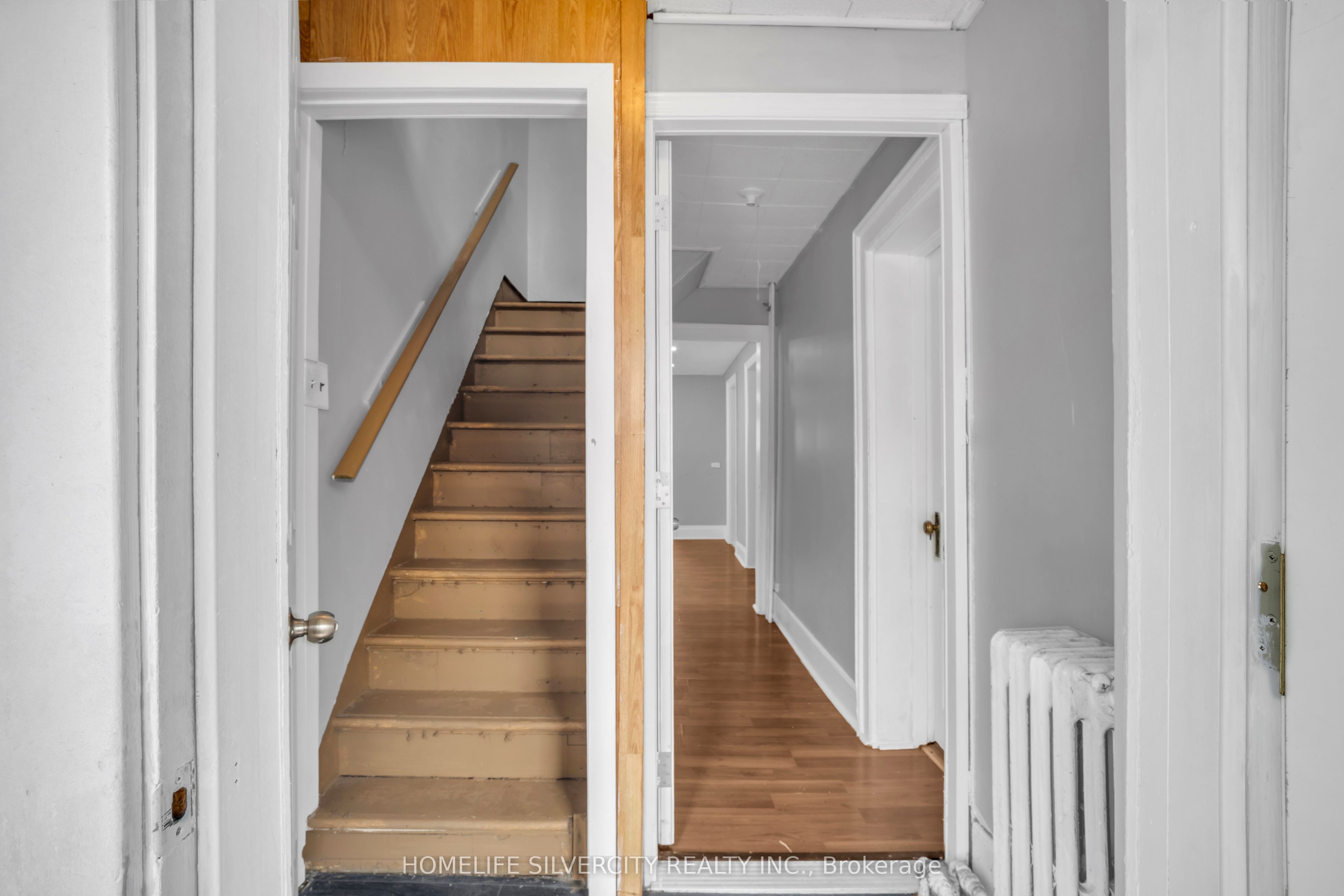 5 Pine Street S Property Photo 6