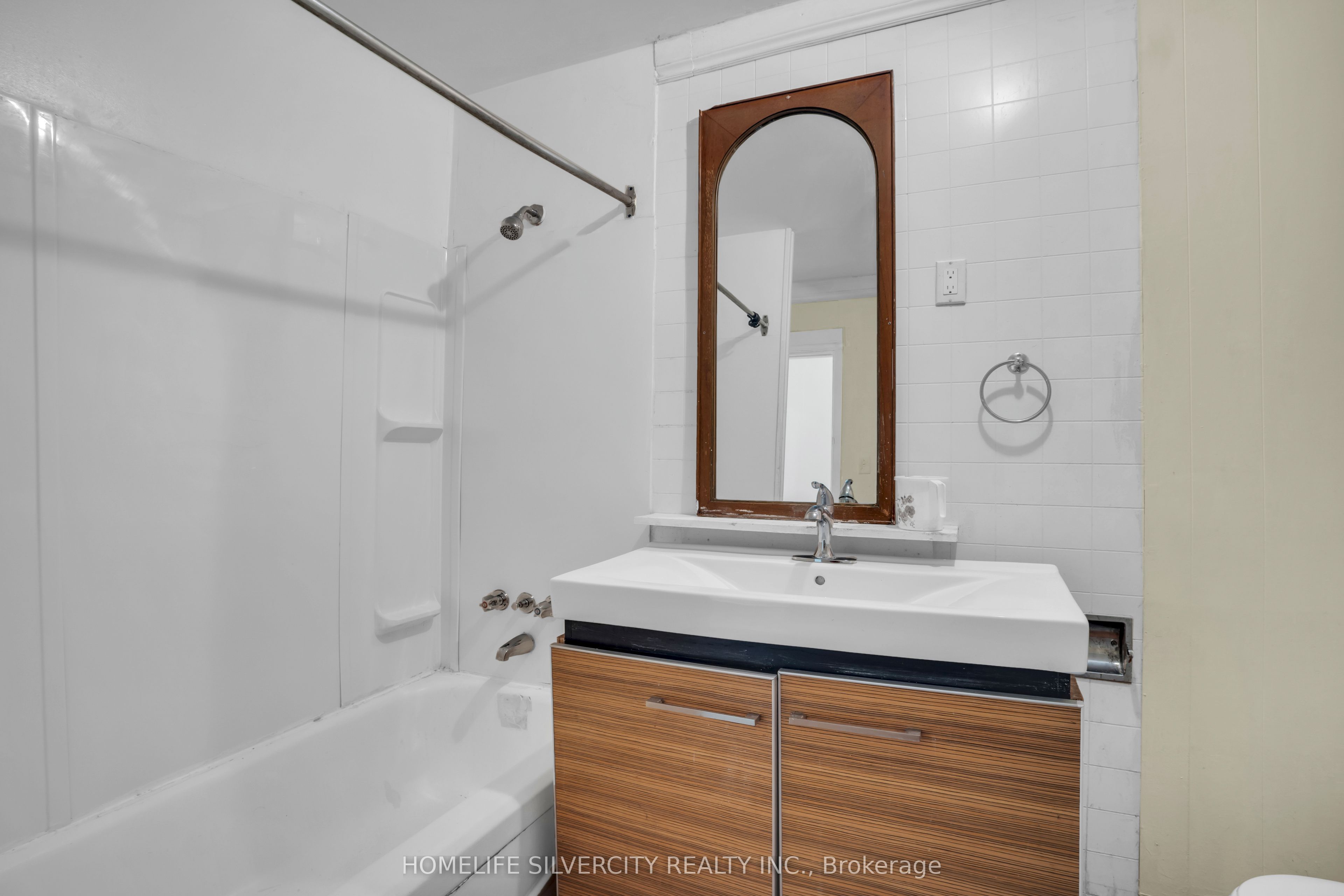 5 Pine Street S Property Photo 14