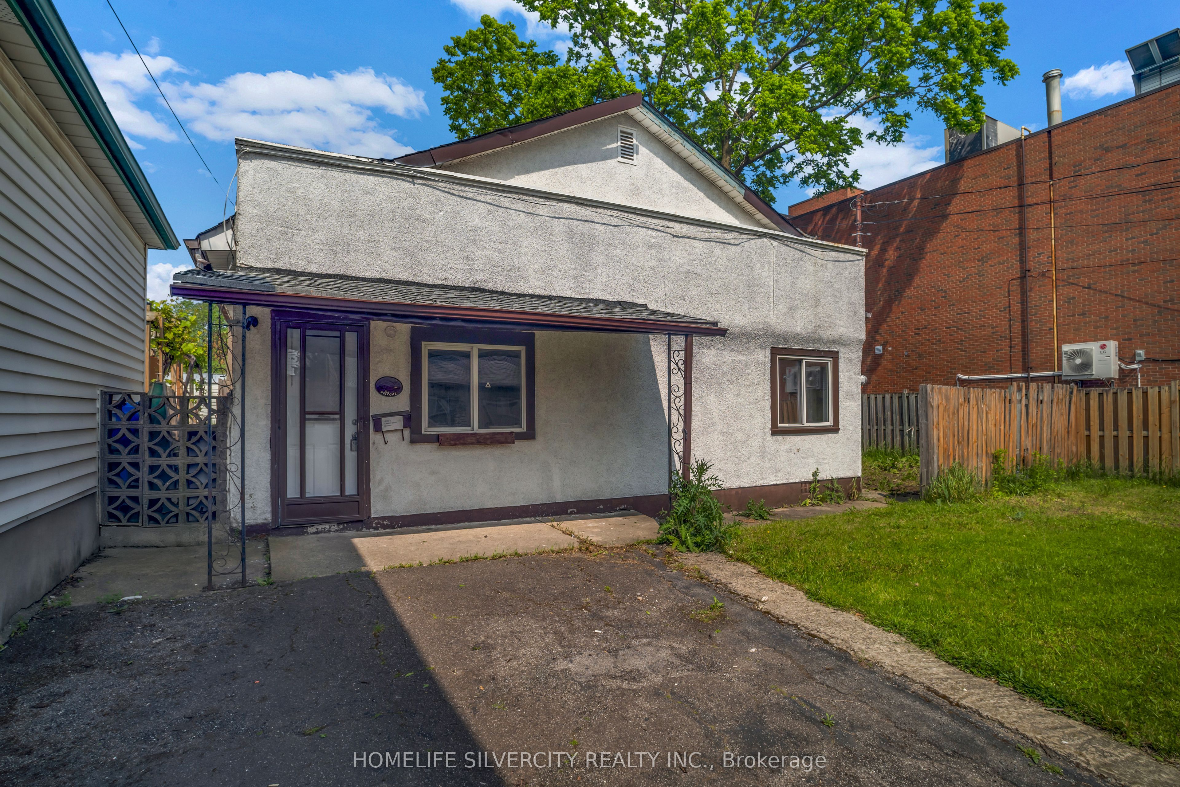 5 Pine Street S Property Photo 29