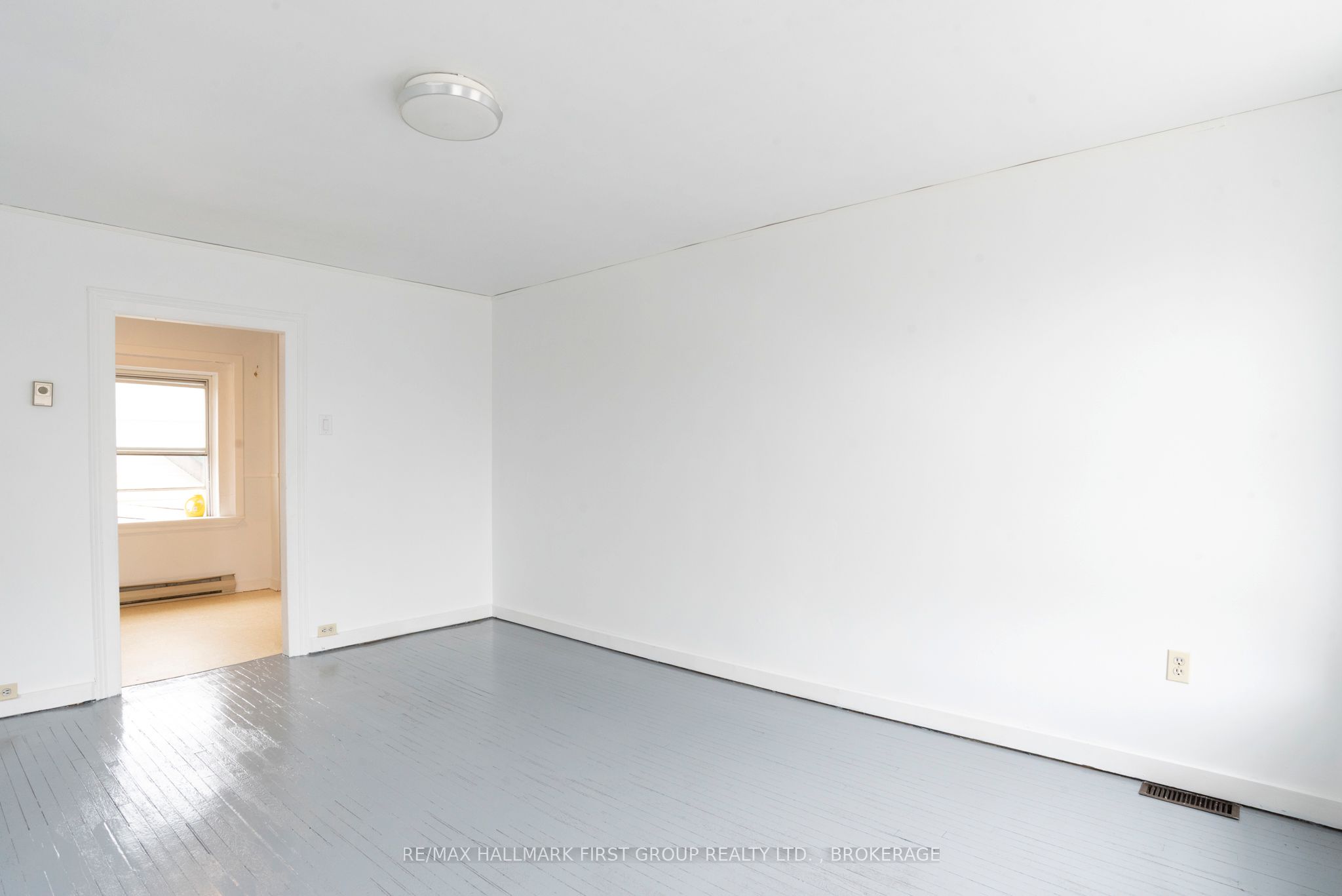 135 John St Property Photo 14