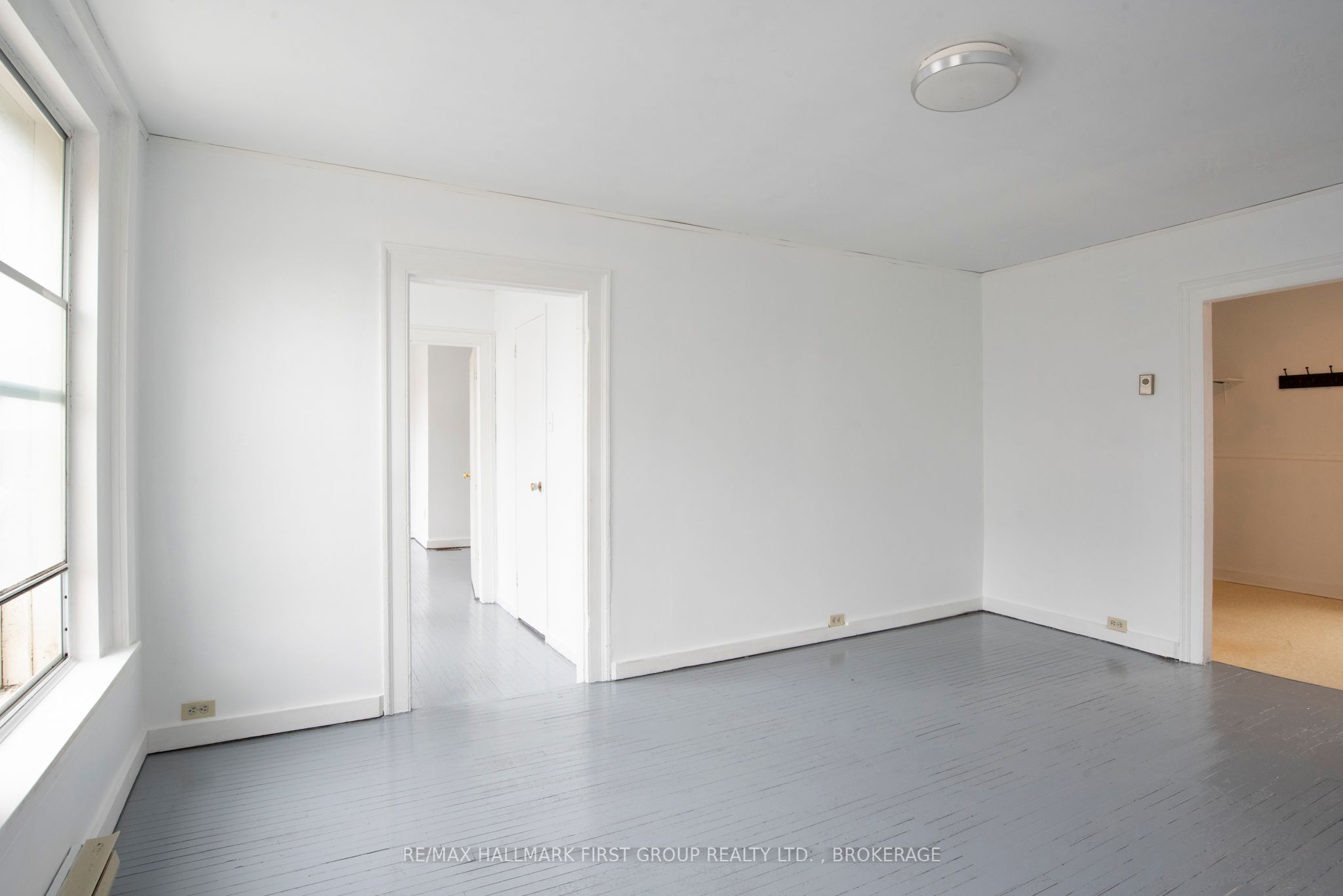 135 John St Property Photo 15