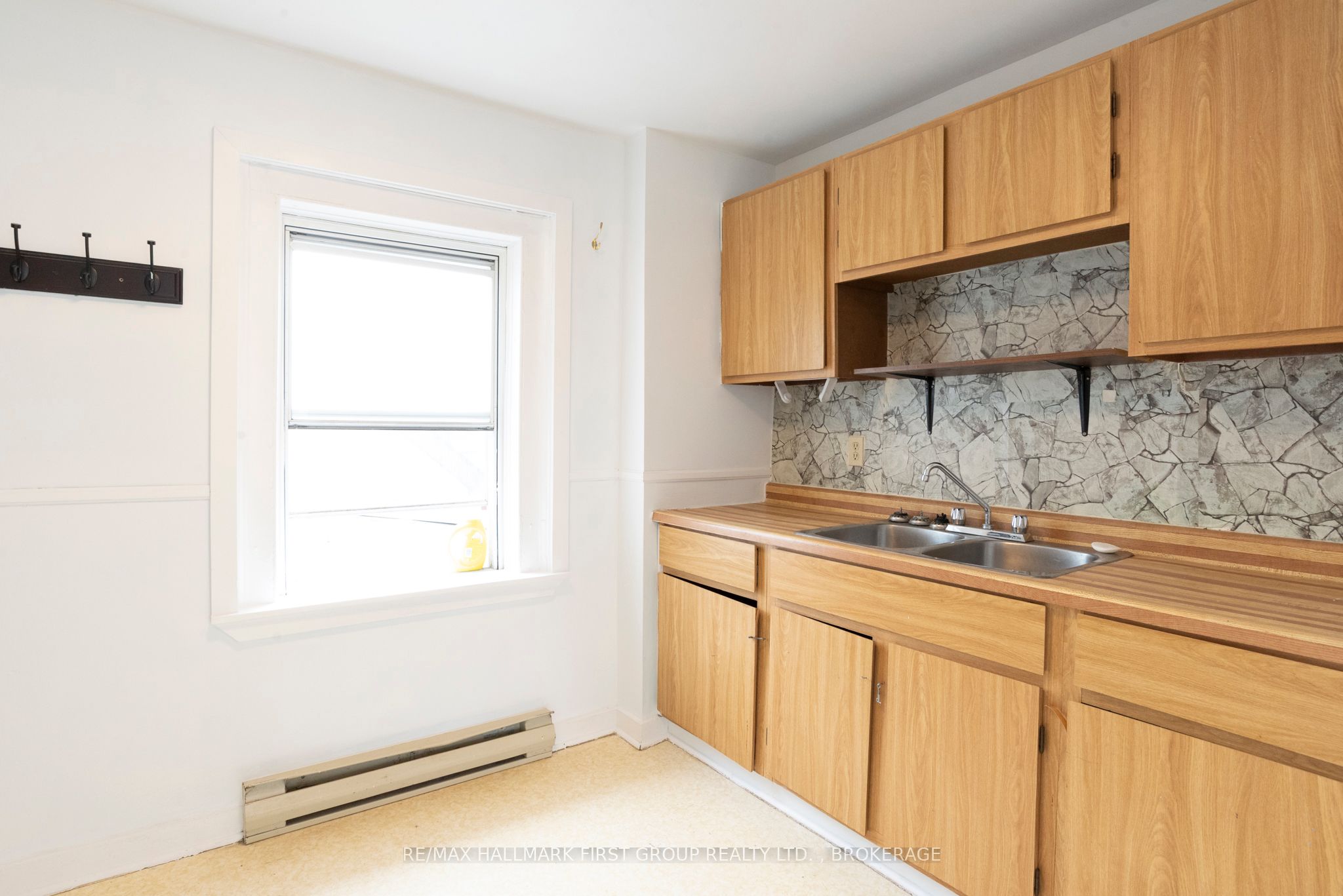 135 John St Property Photo 18