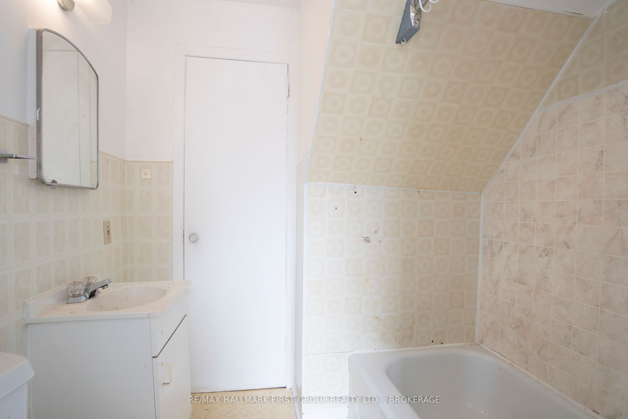 135 John St Property Photo 21