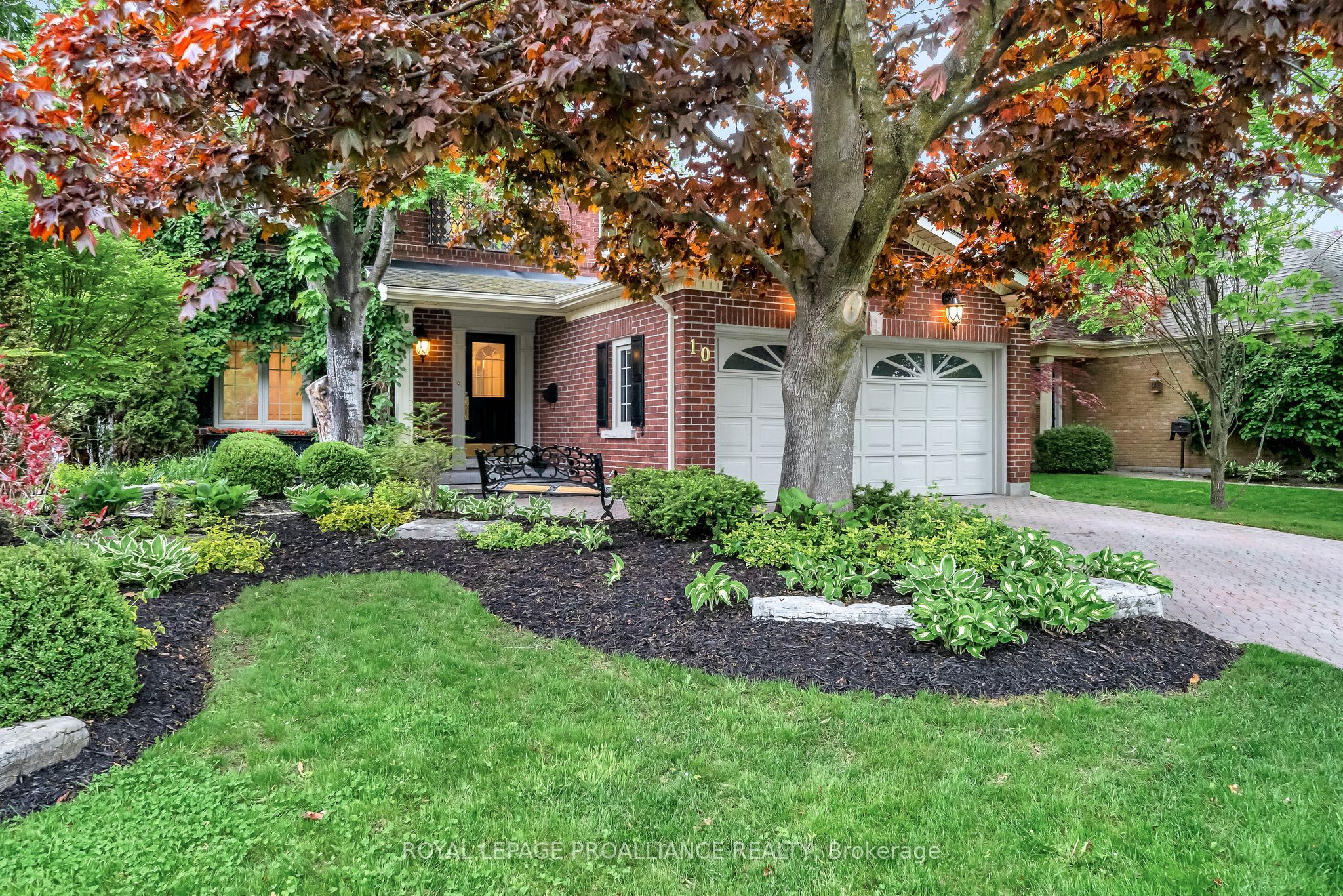 10 Georgian Ct Property Photo 1