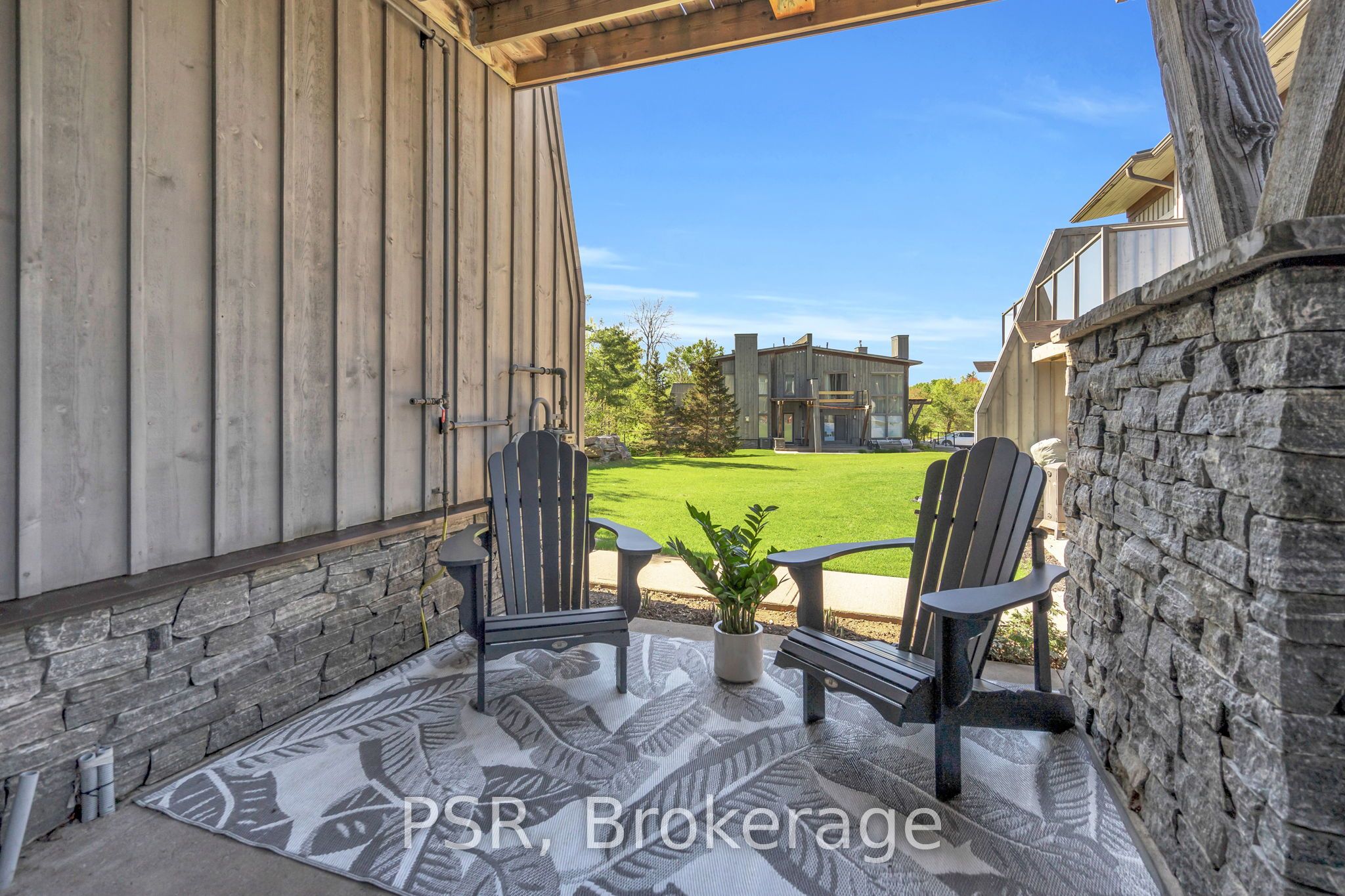 44 Carrick Trail Property Photo 32