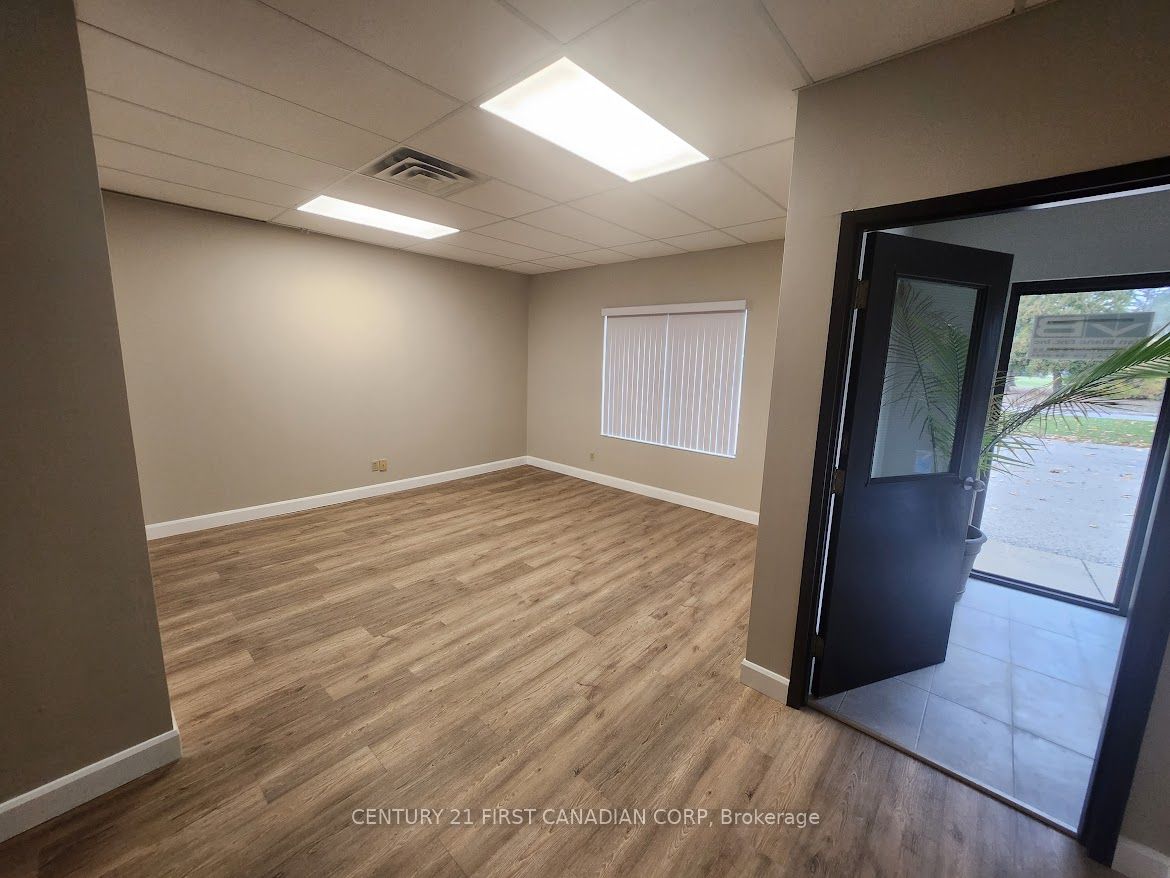 177 Hachborn Rd Property Photo 8