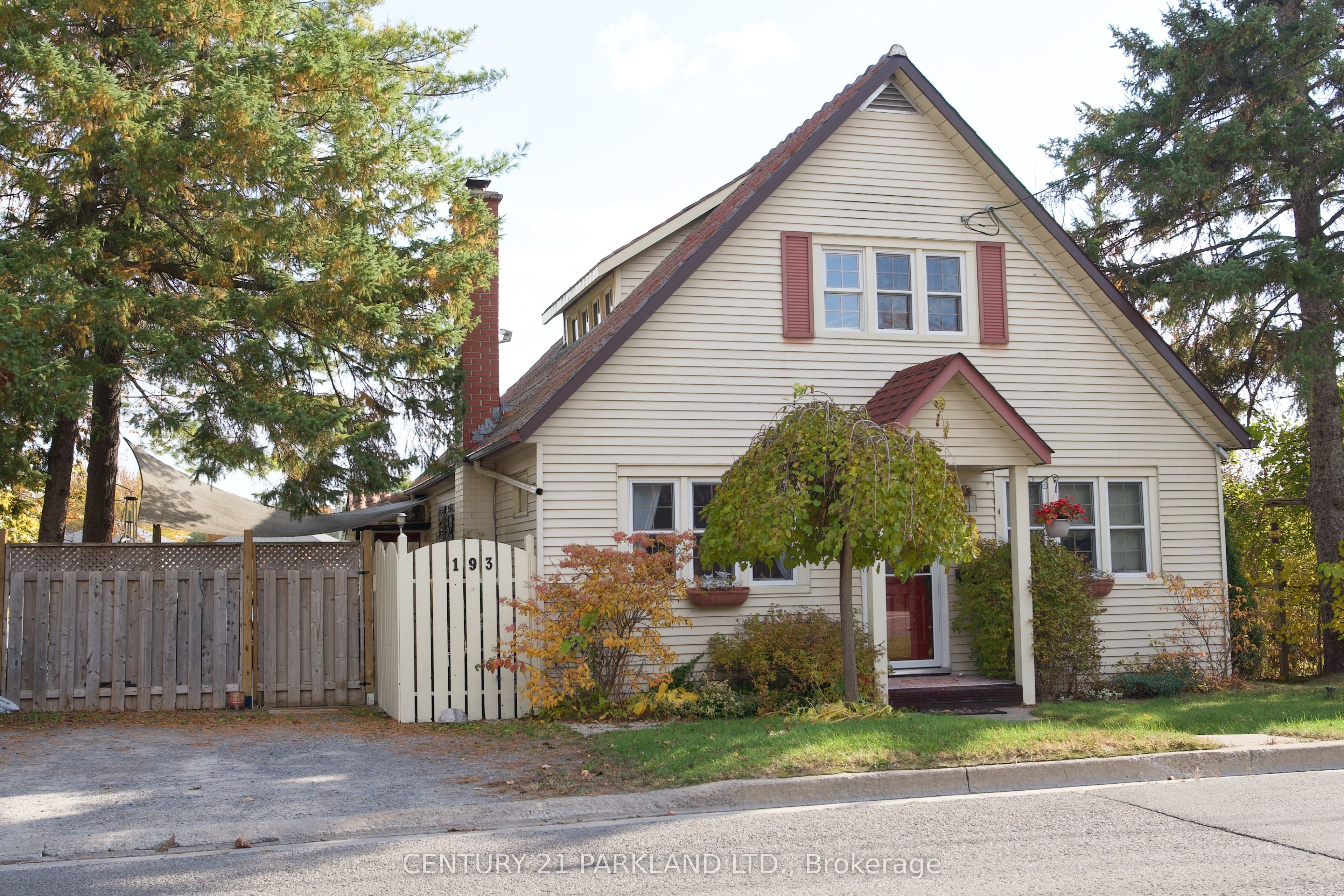 193 Queen Street Property Photo 4