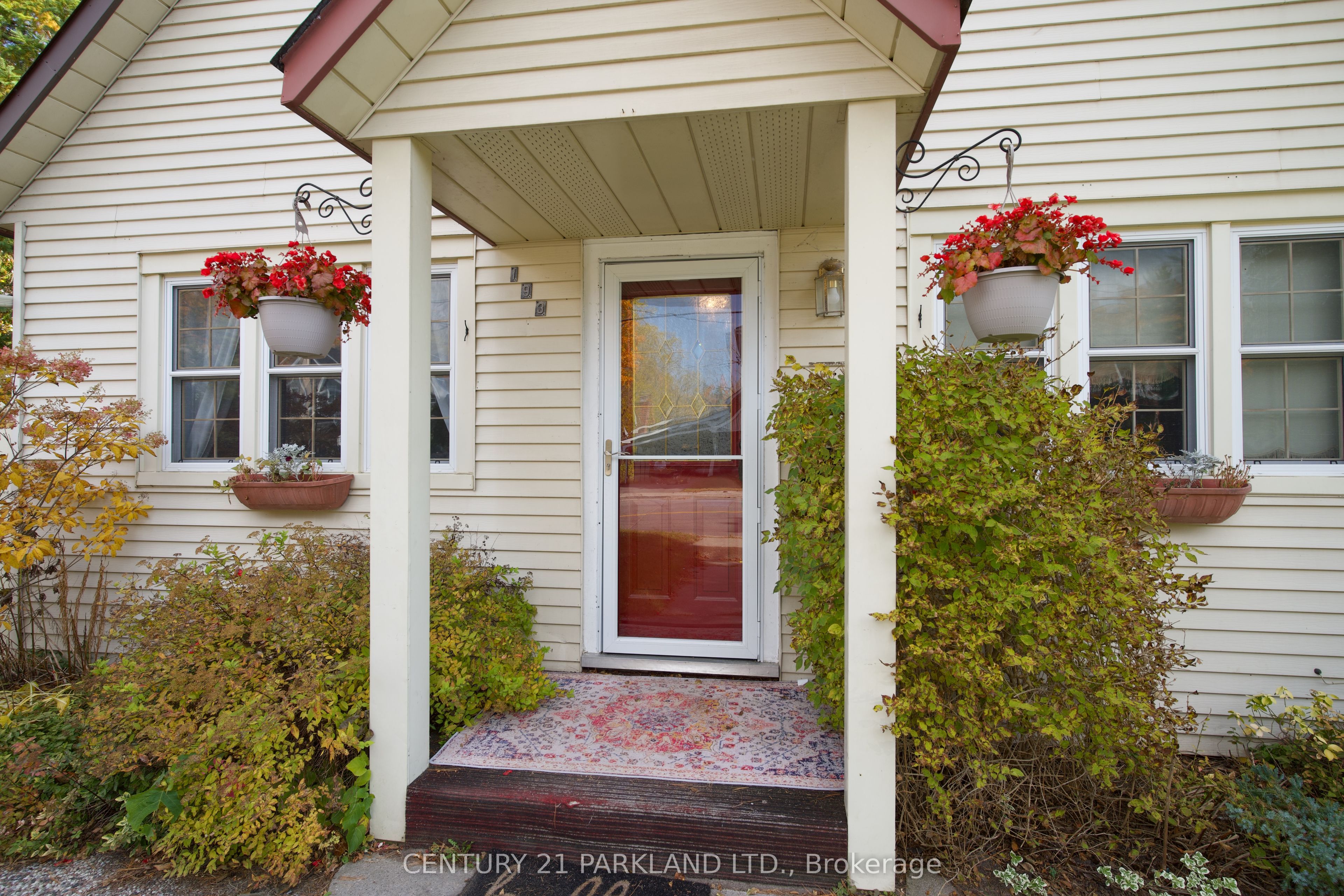 193 Queen Street Property Photo 5