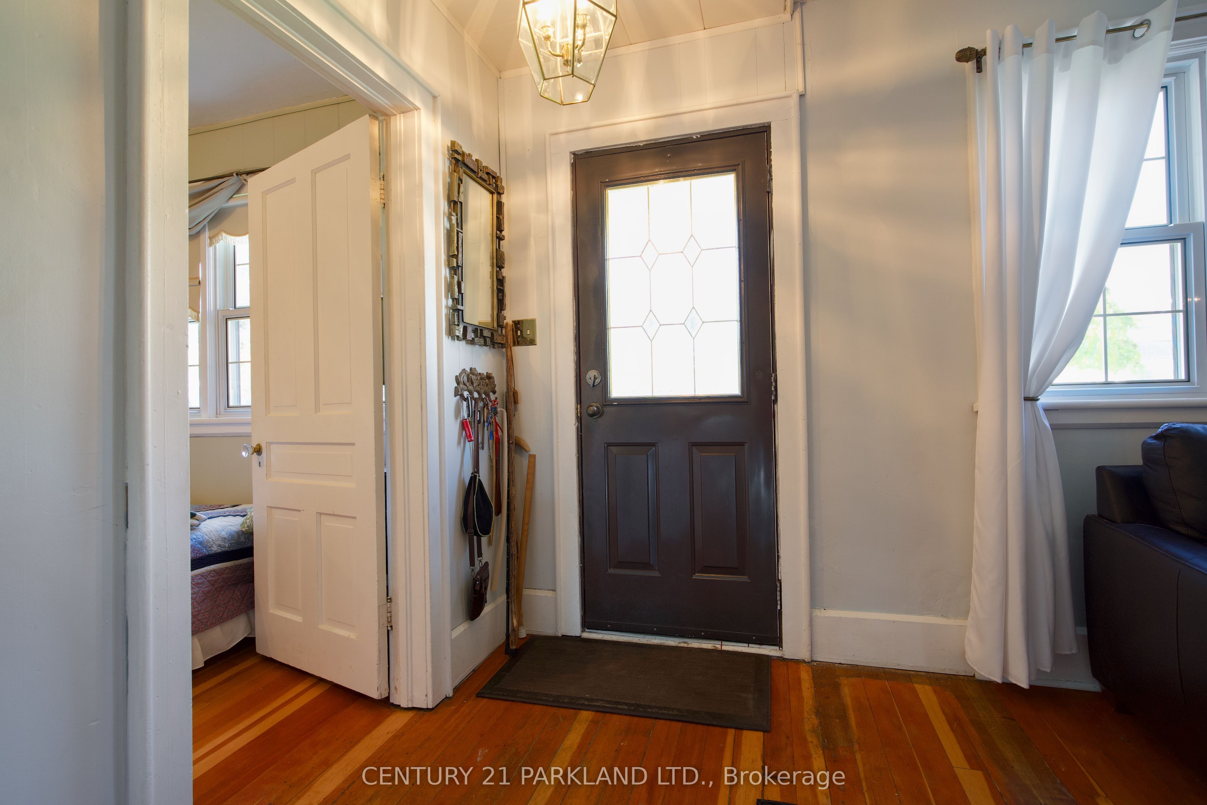 193 Queen Street Property Photo 6