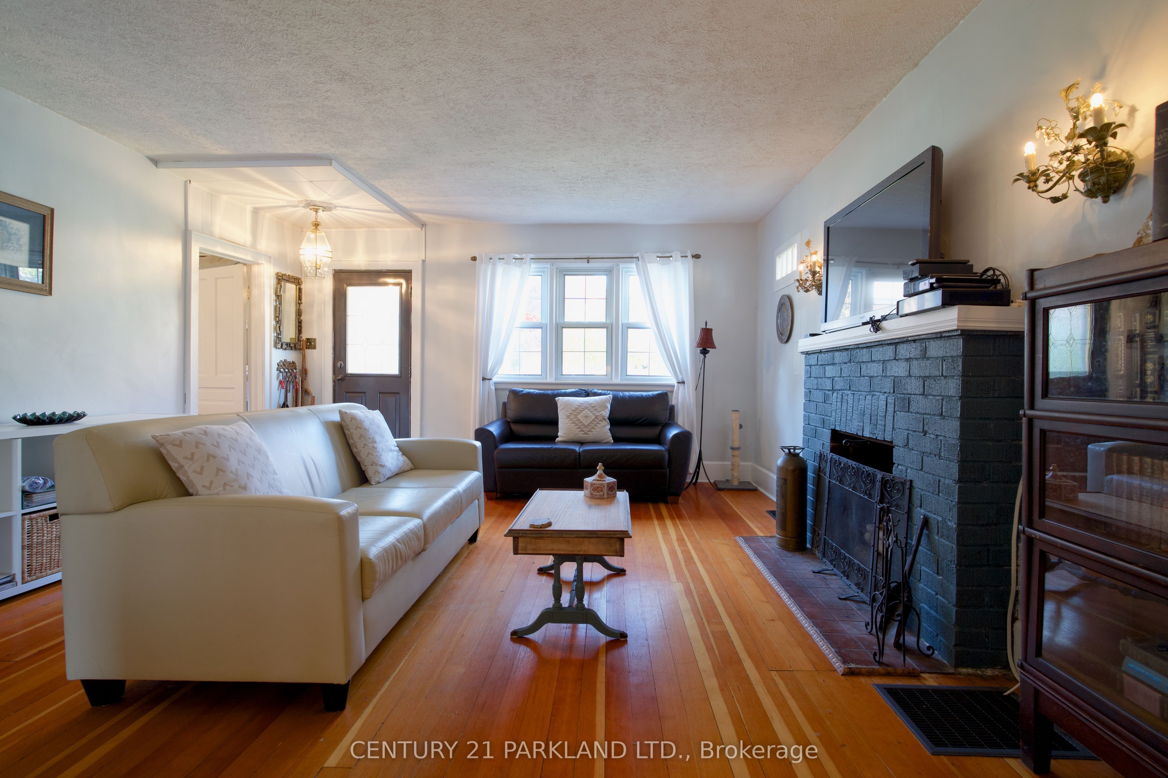 193 Queen Street Property Photo 8
