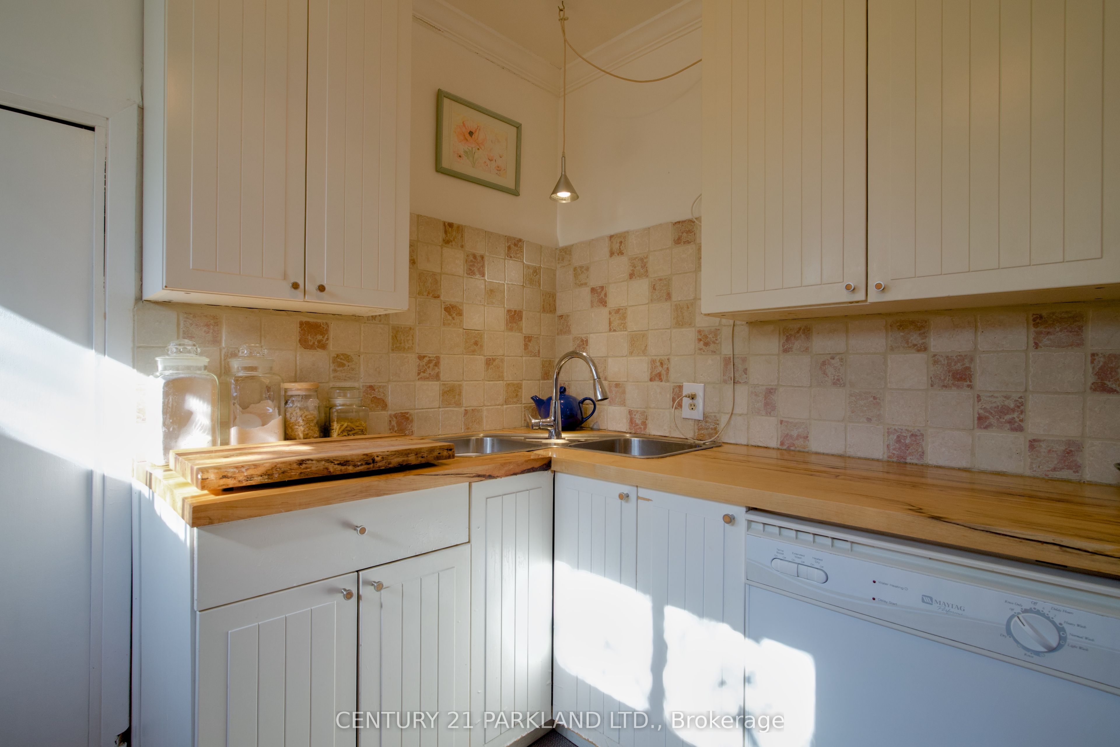 193 Queen Street Property Photo 14
