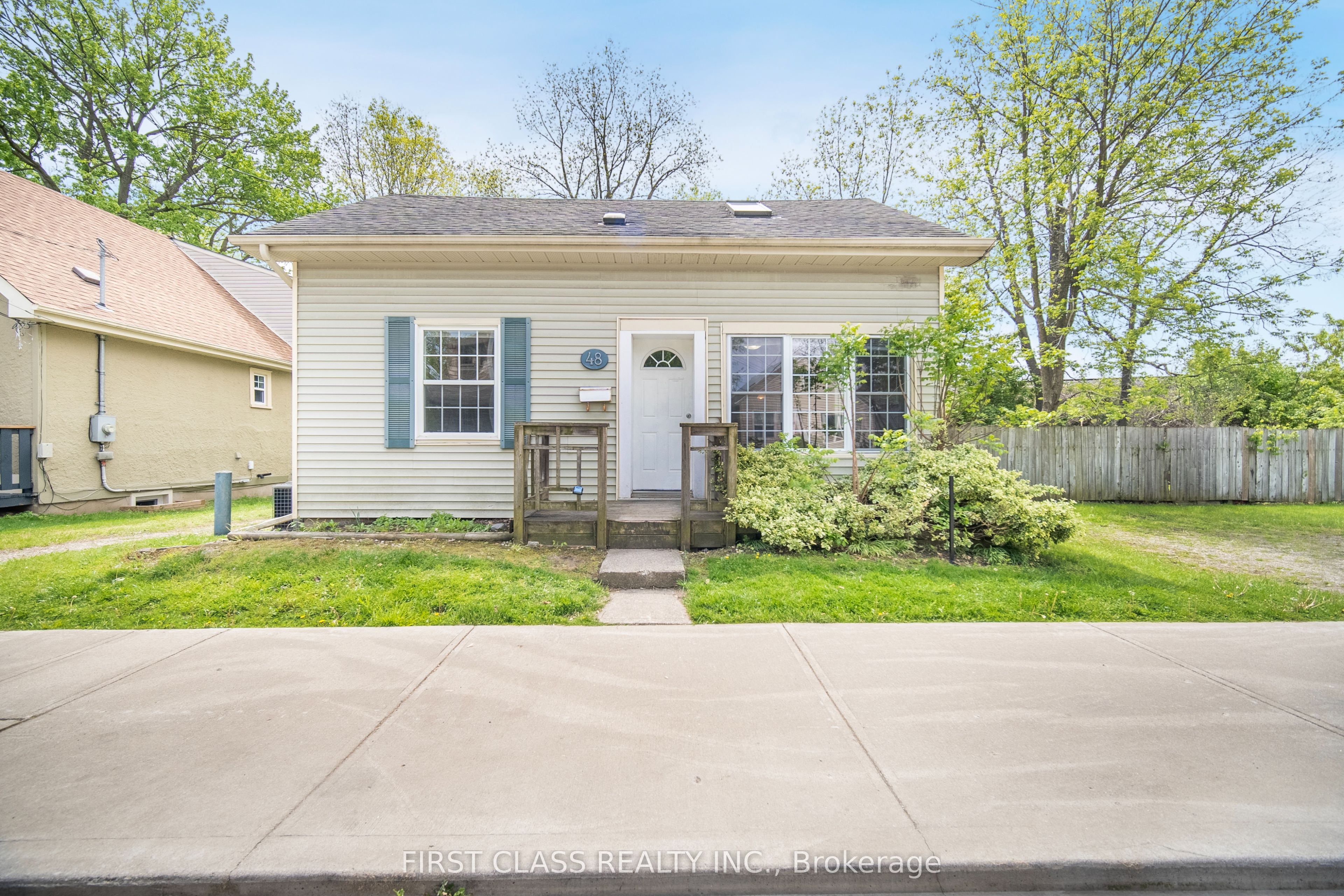 48 Saunby Street Property Photo 1