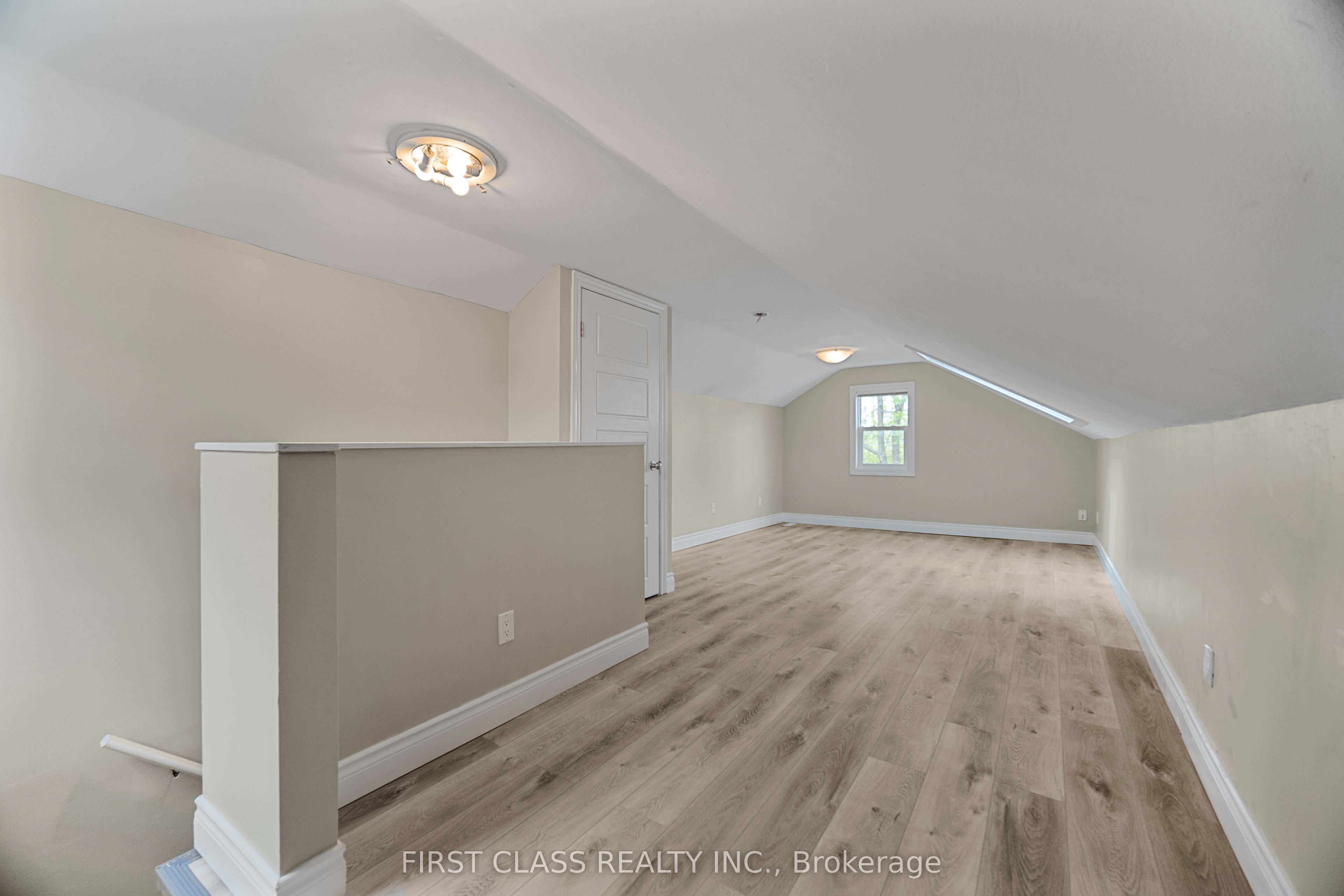 48 Saunby Street Property Photo 8