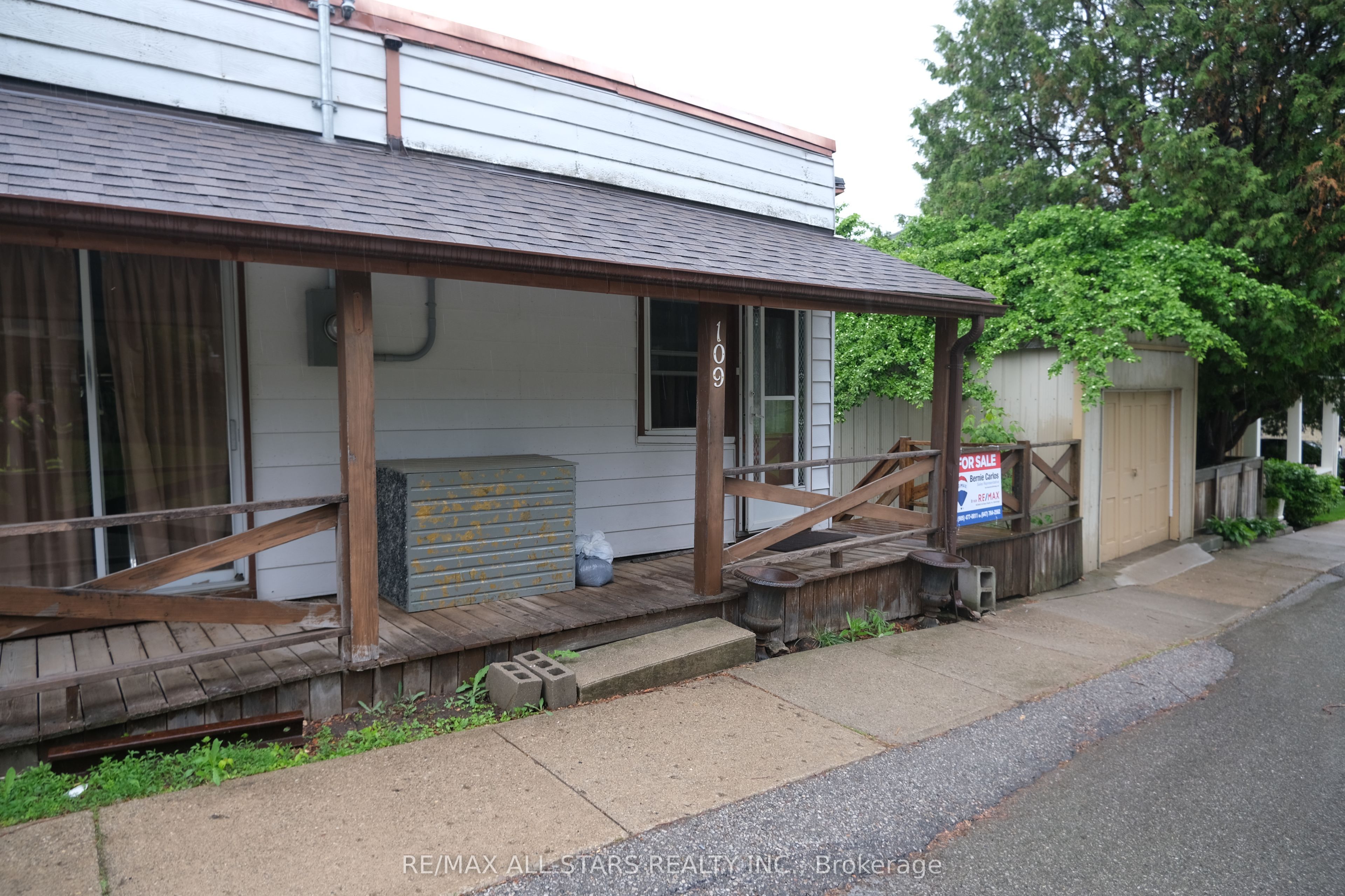 109 Front Street Property Photo 1