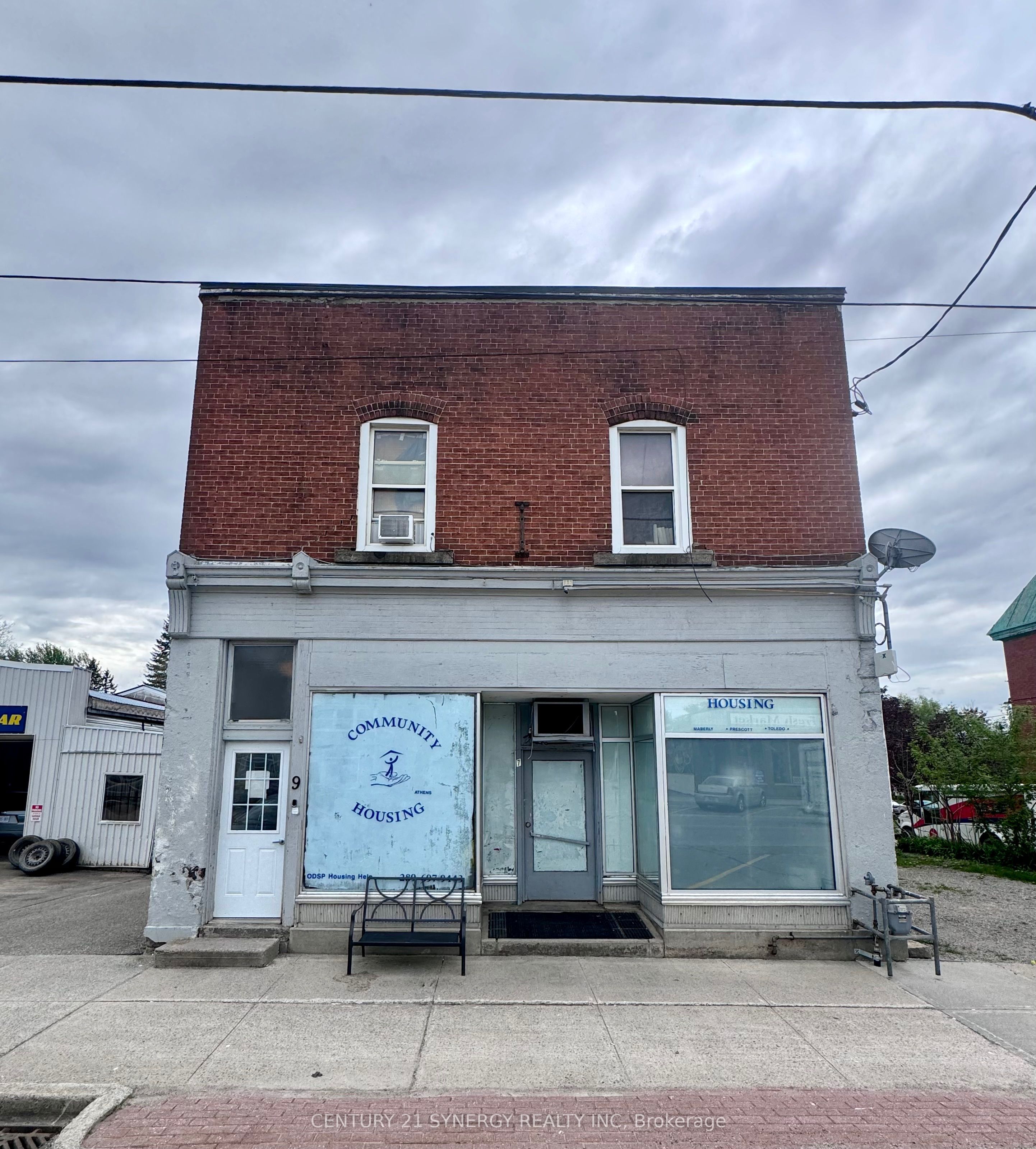 9 Main St E Property Photo 1