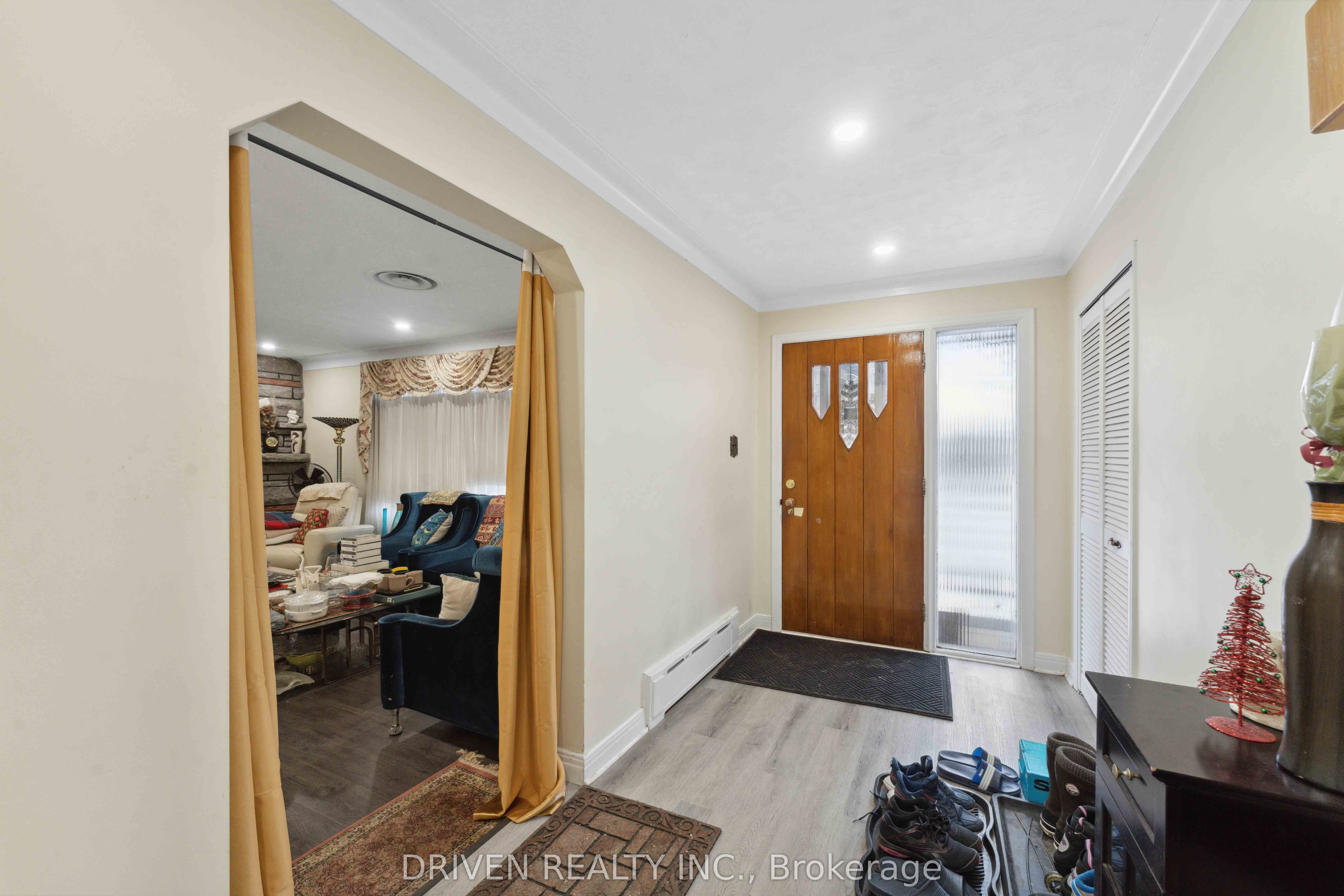 1266 Walkley Rd Property Photo 3