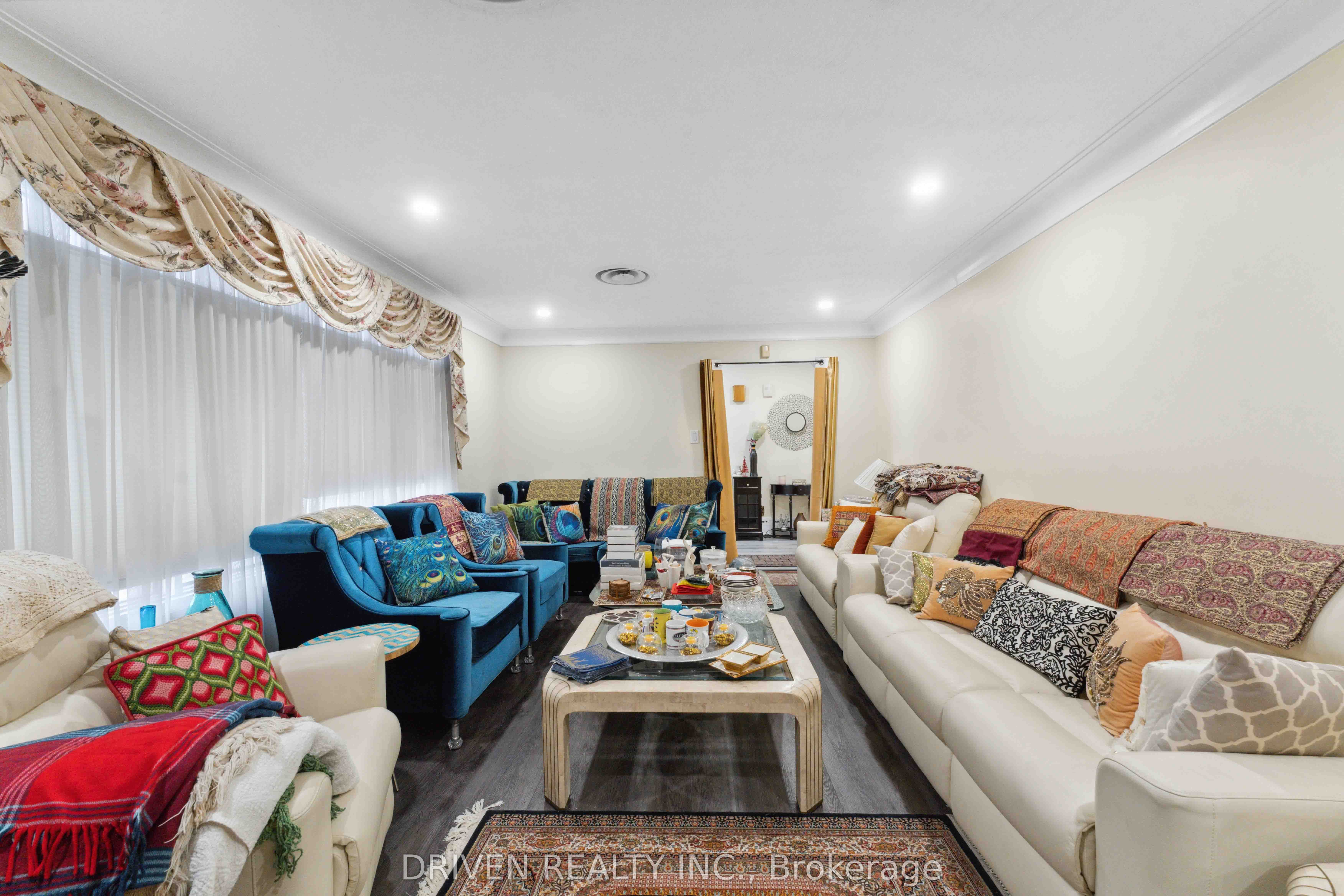 1266 Walkley Rd Property Photo 4