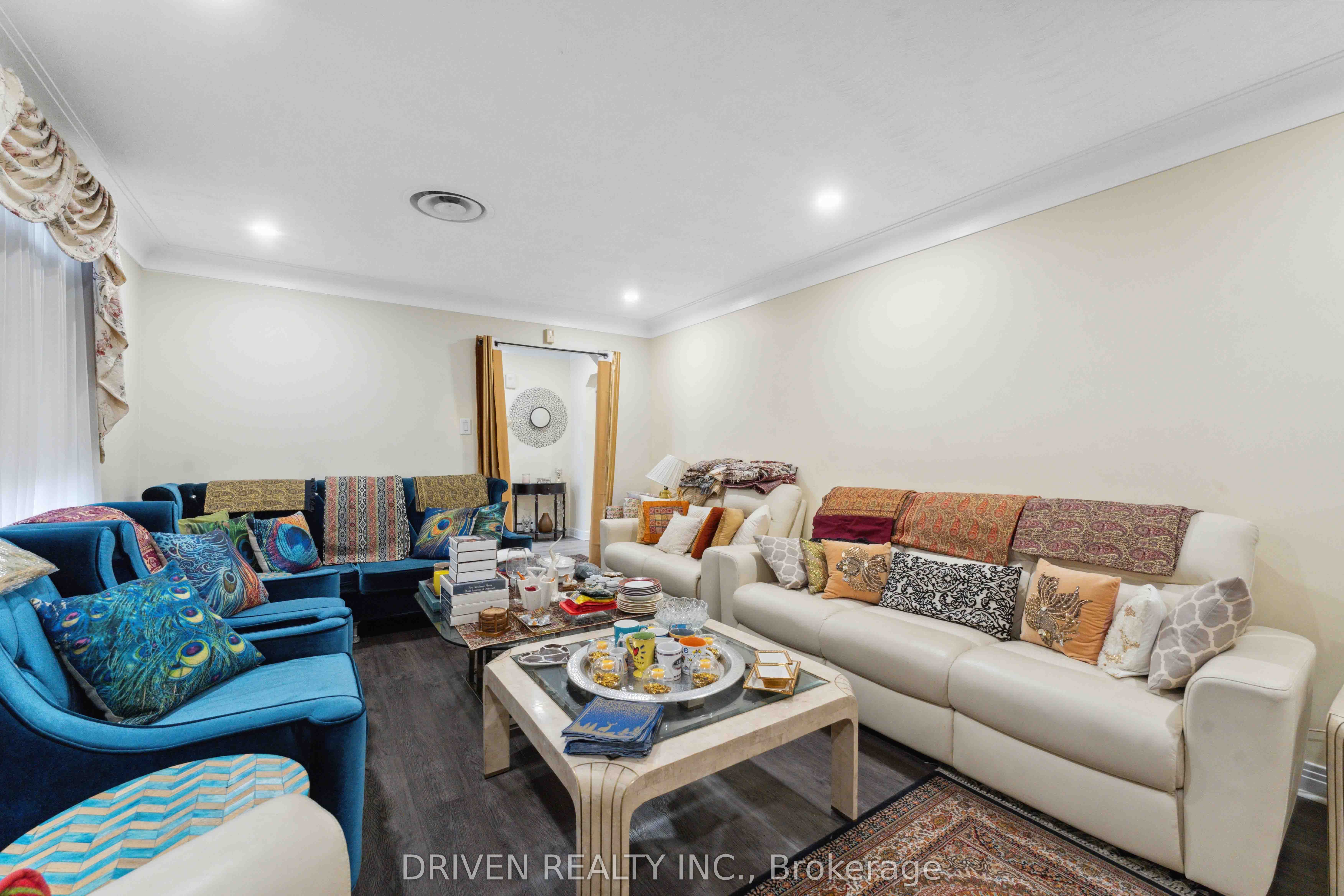 1266 Walkley Rd Property Photo 6