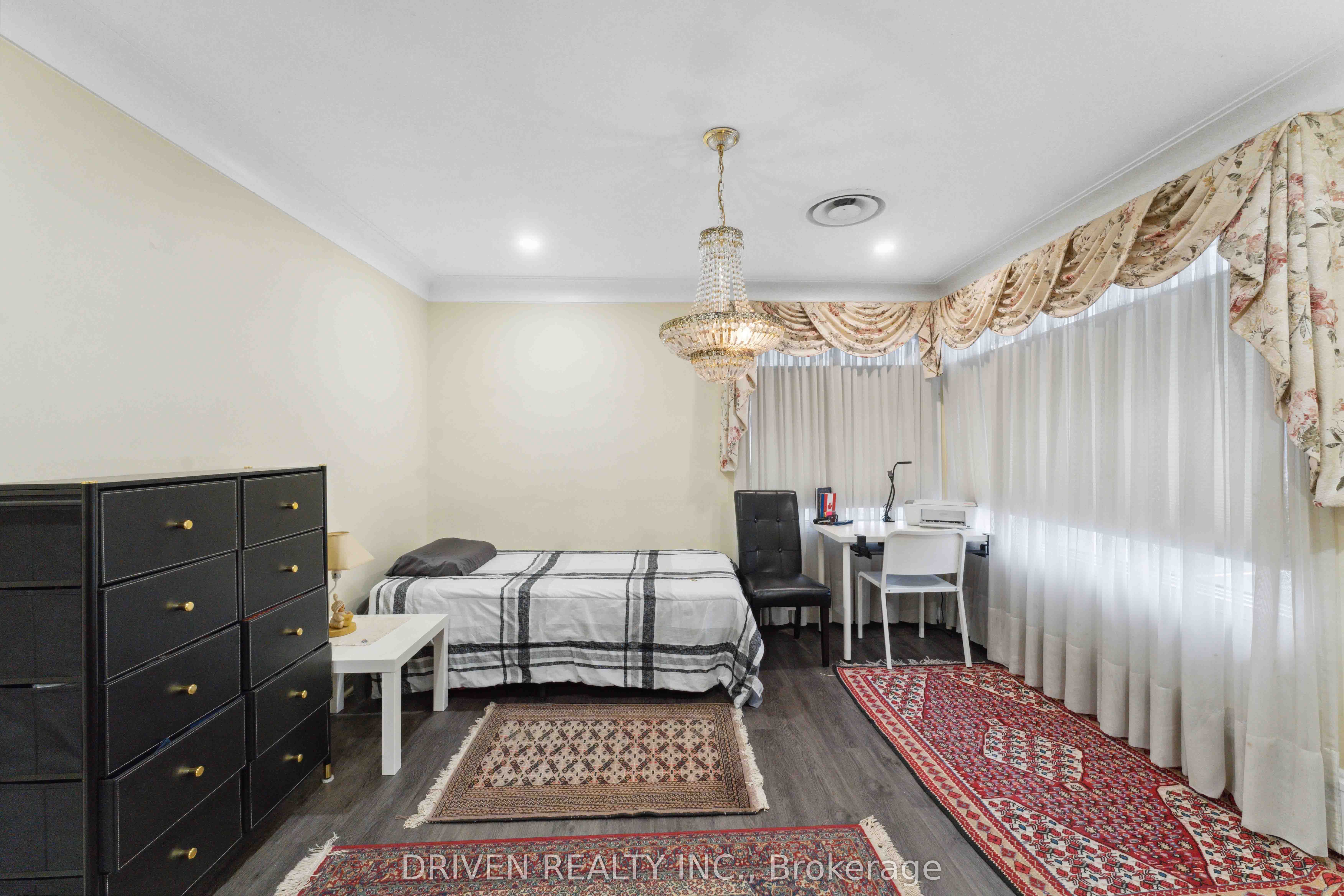 1266 Walkley Rd Property Photo 11