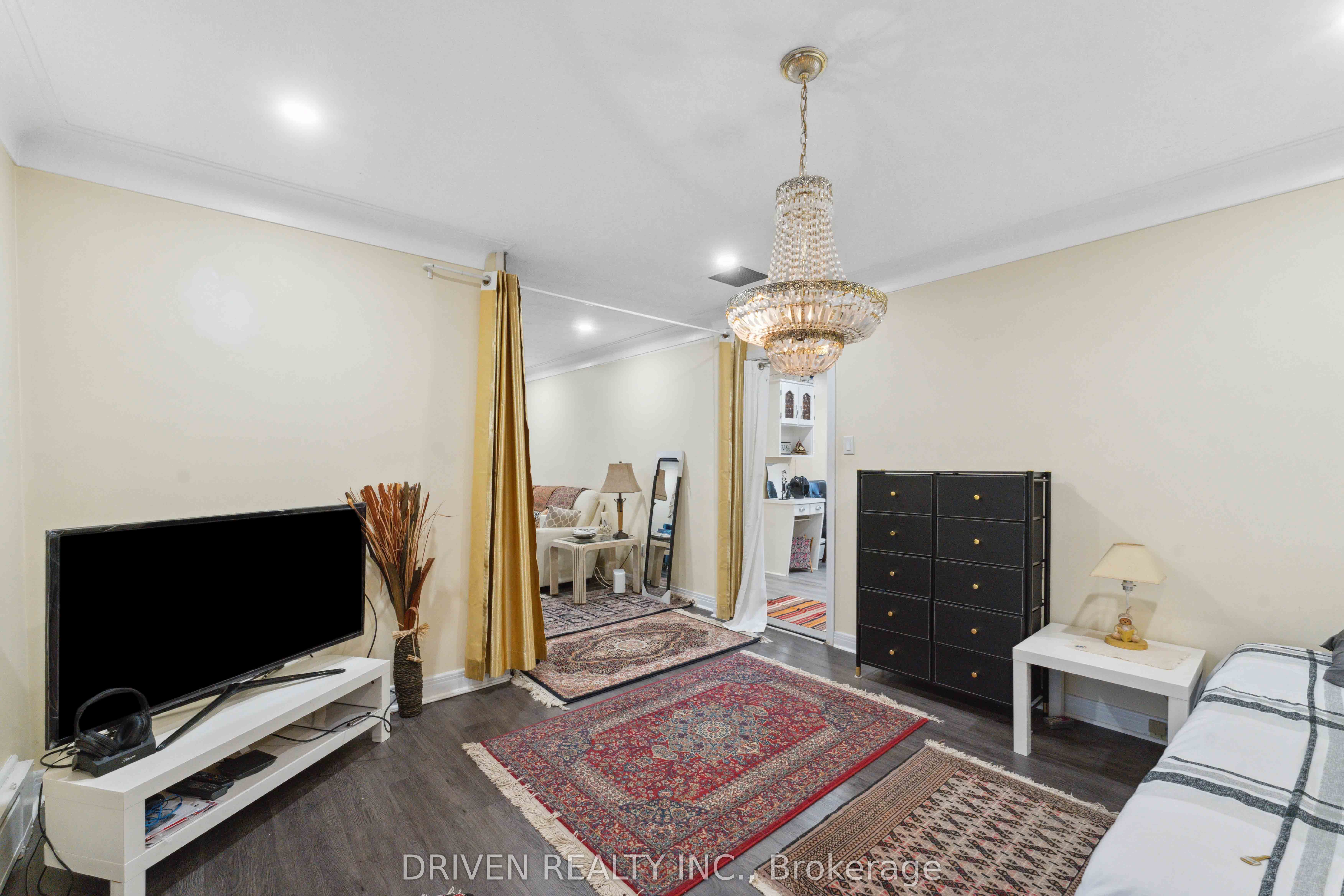 1266 Walkley Rd Property Photo 12