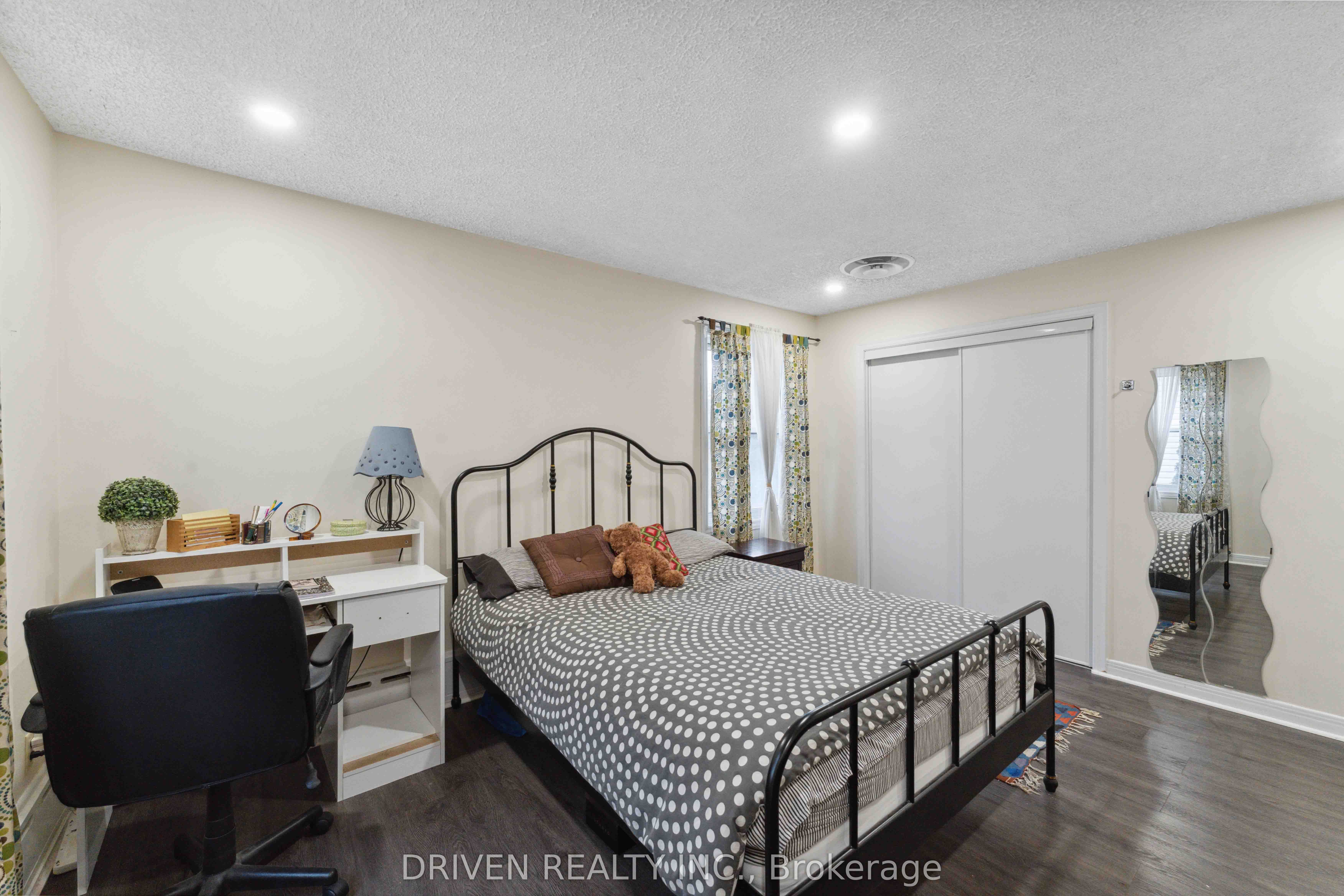 1266 Walkley Rd Property Photo 19