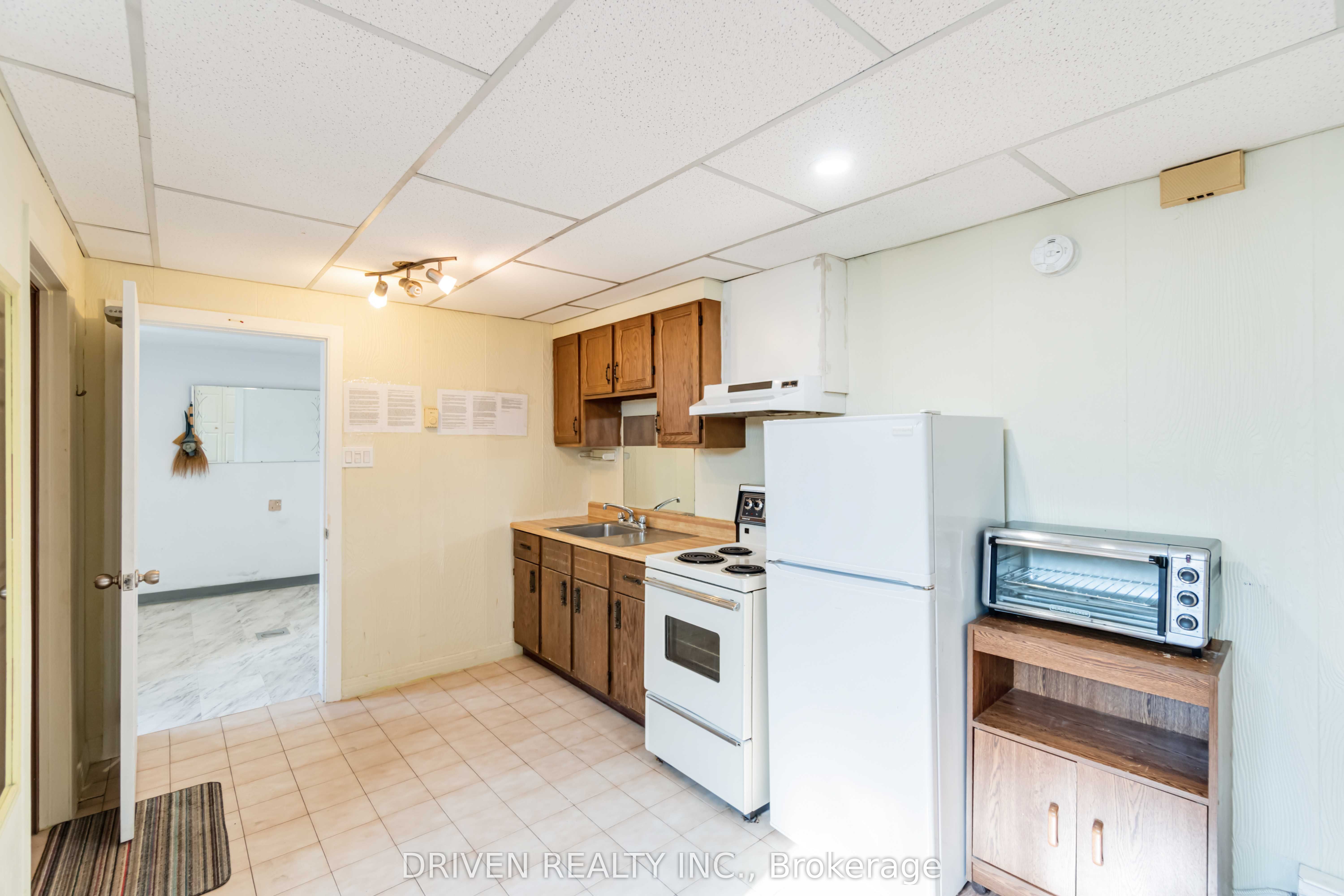 1266 Walkley Rd Property Photo 27