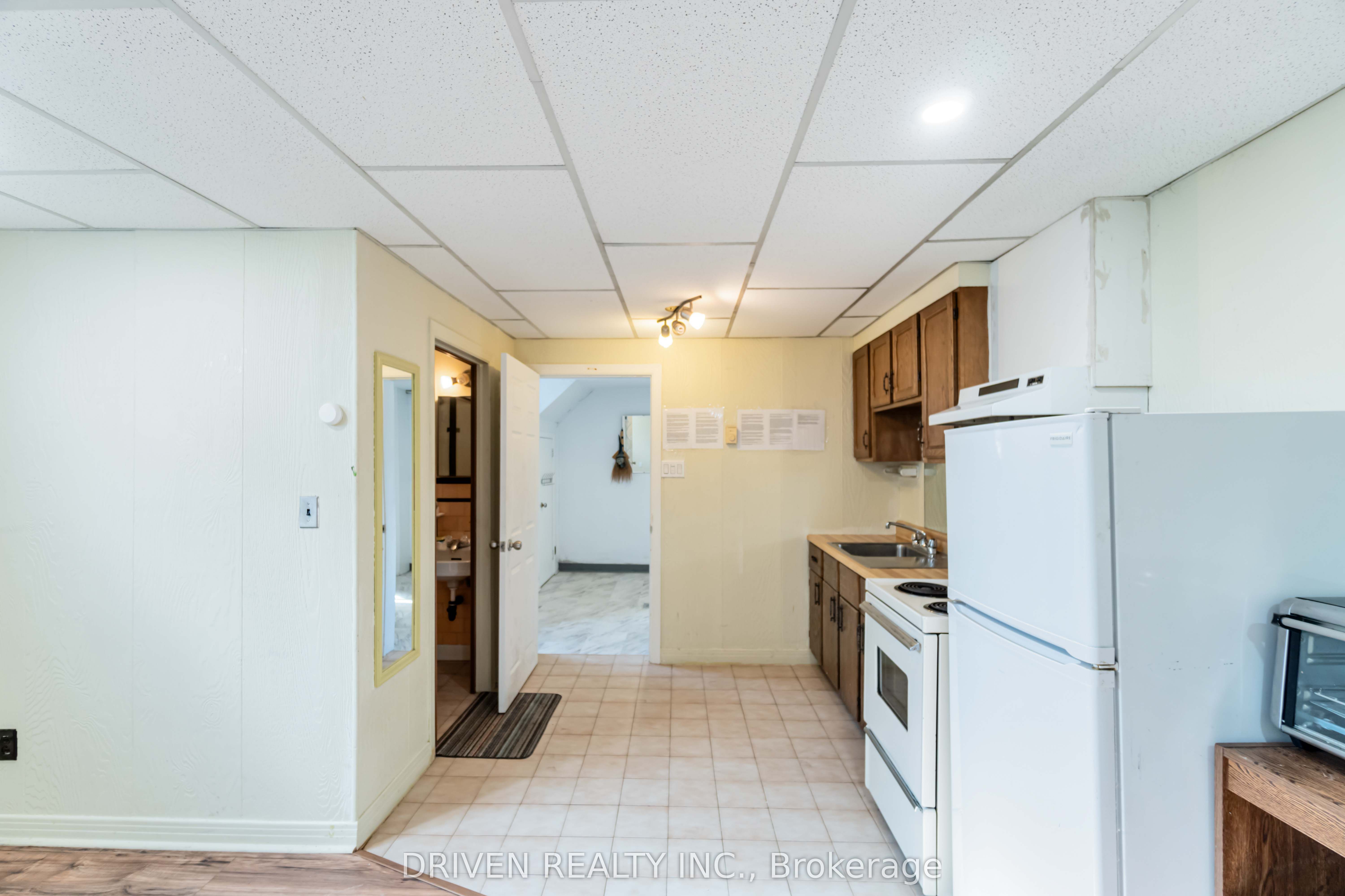 1266 Walkley Rd Property Photo 28