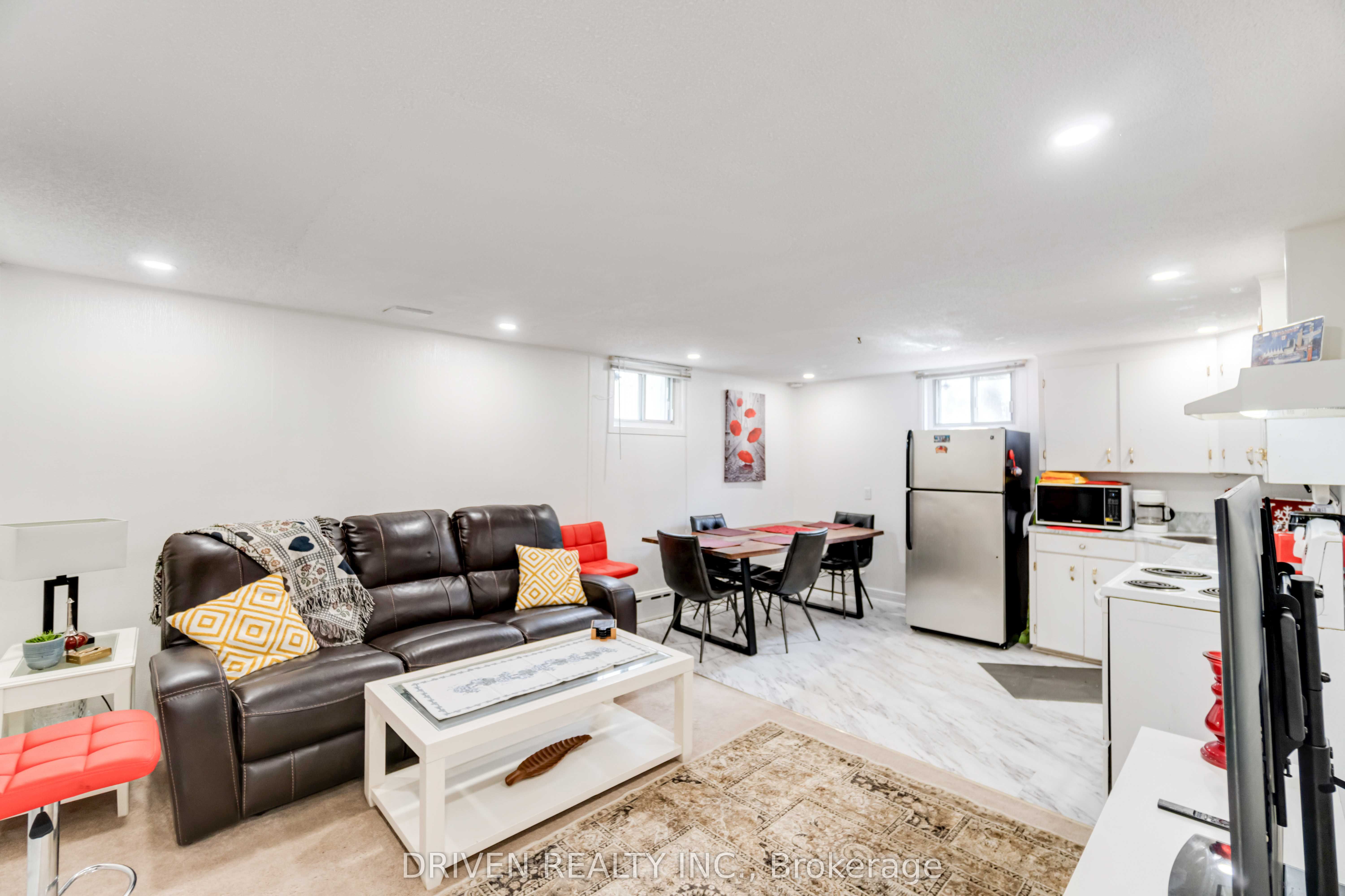 1266 Walkley Rd Property Photo 33