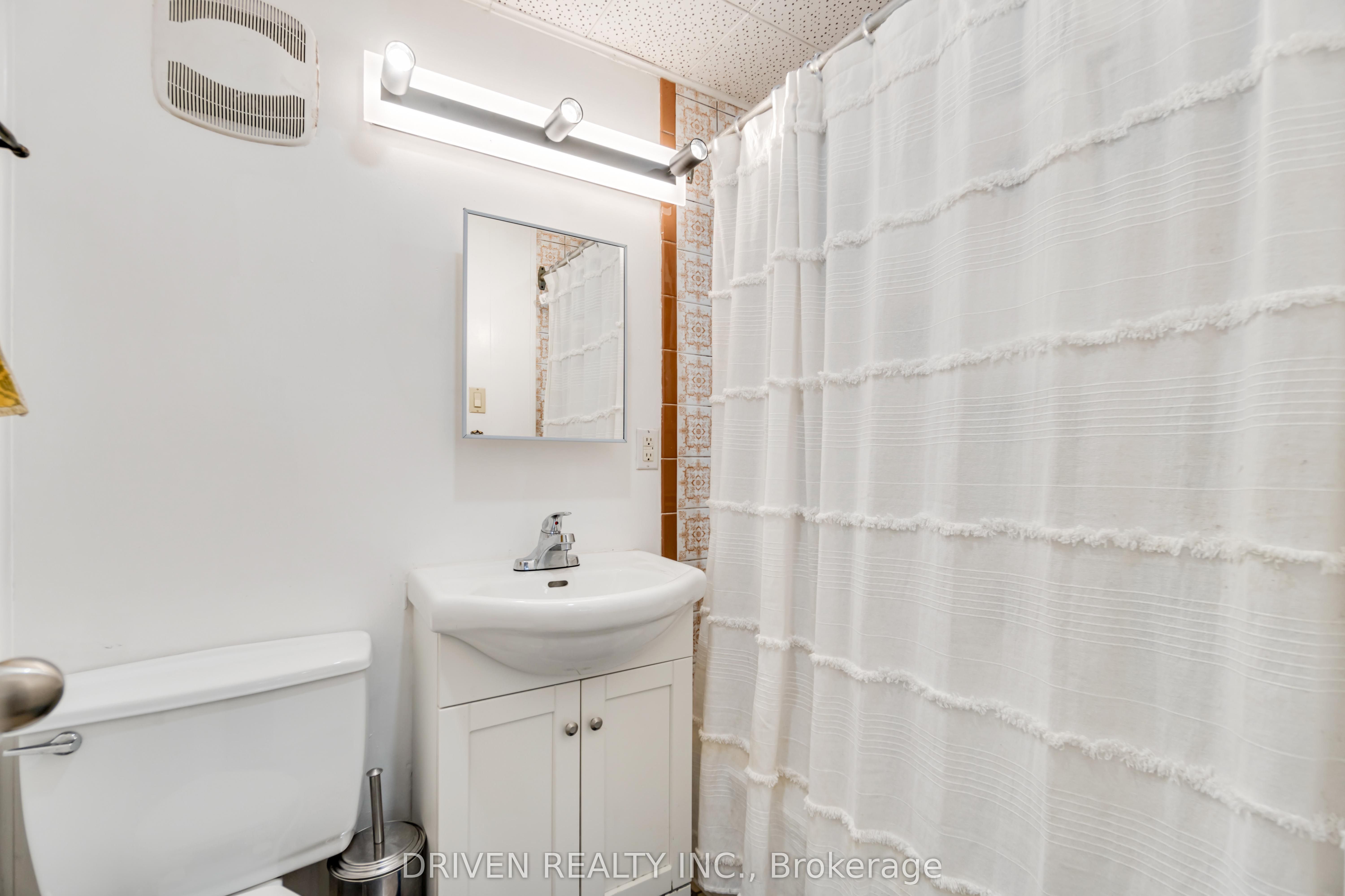 1266 Walkley Rd Property Photo 39