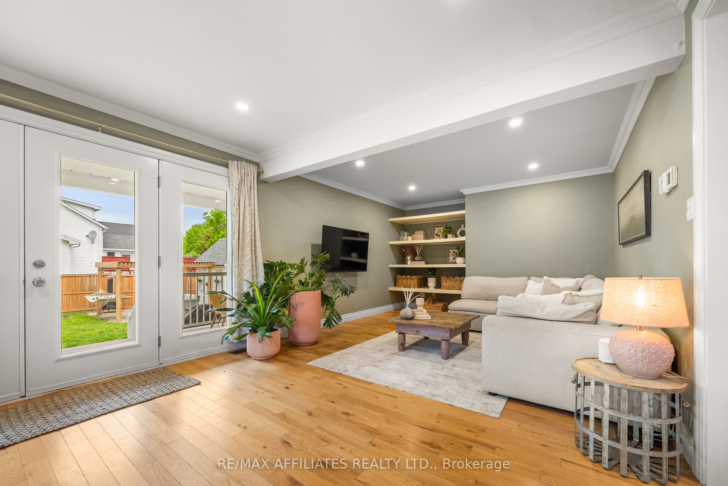 111 Drummond Street Property Photo 7